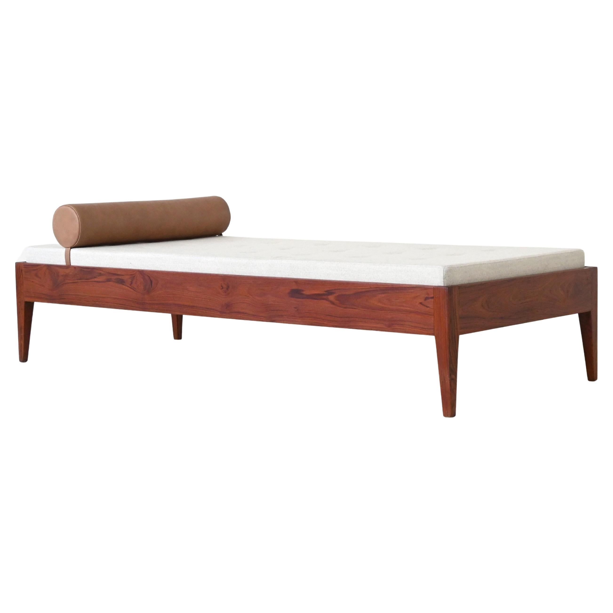 Cama de día escandinava de teca, lana y cuero Dinamarca 1960