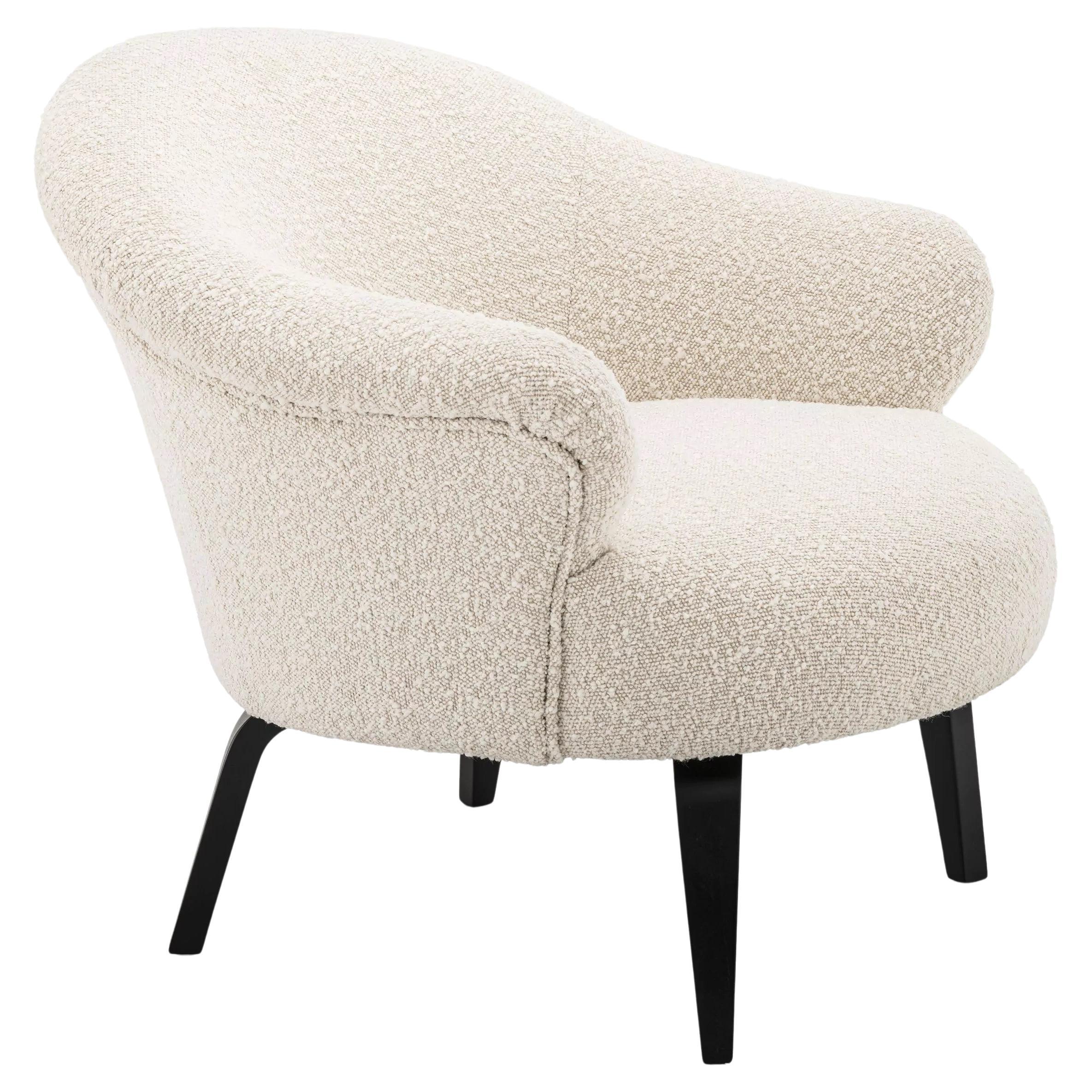 Sessel im skandinavischen Design und MCM-Stil mit schwarzen Füßen und beigem Bouclé-Stoff