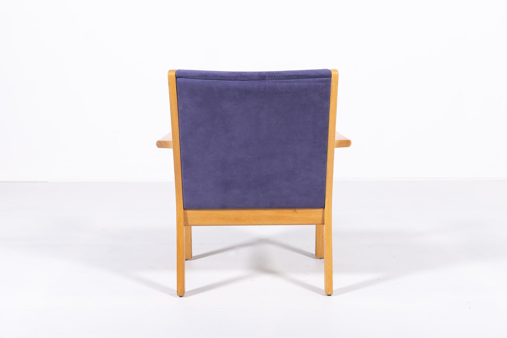 Varnished Scandinavian design armchair by Hans Wegner for Getama, 1980’s Denmark For Sale