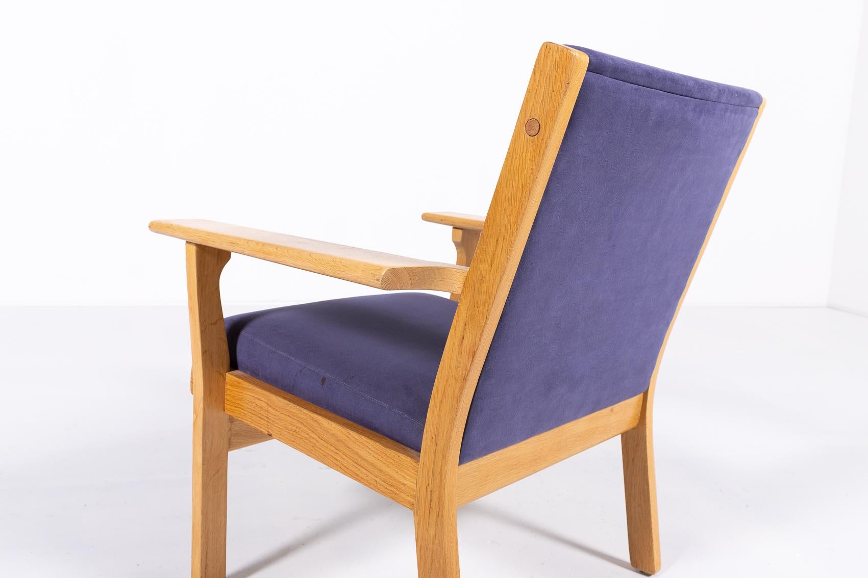 Scandinavian design armchair by Hans Wegner for Getama, 1980’s Denmark For Sale 1