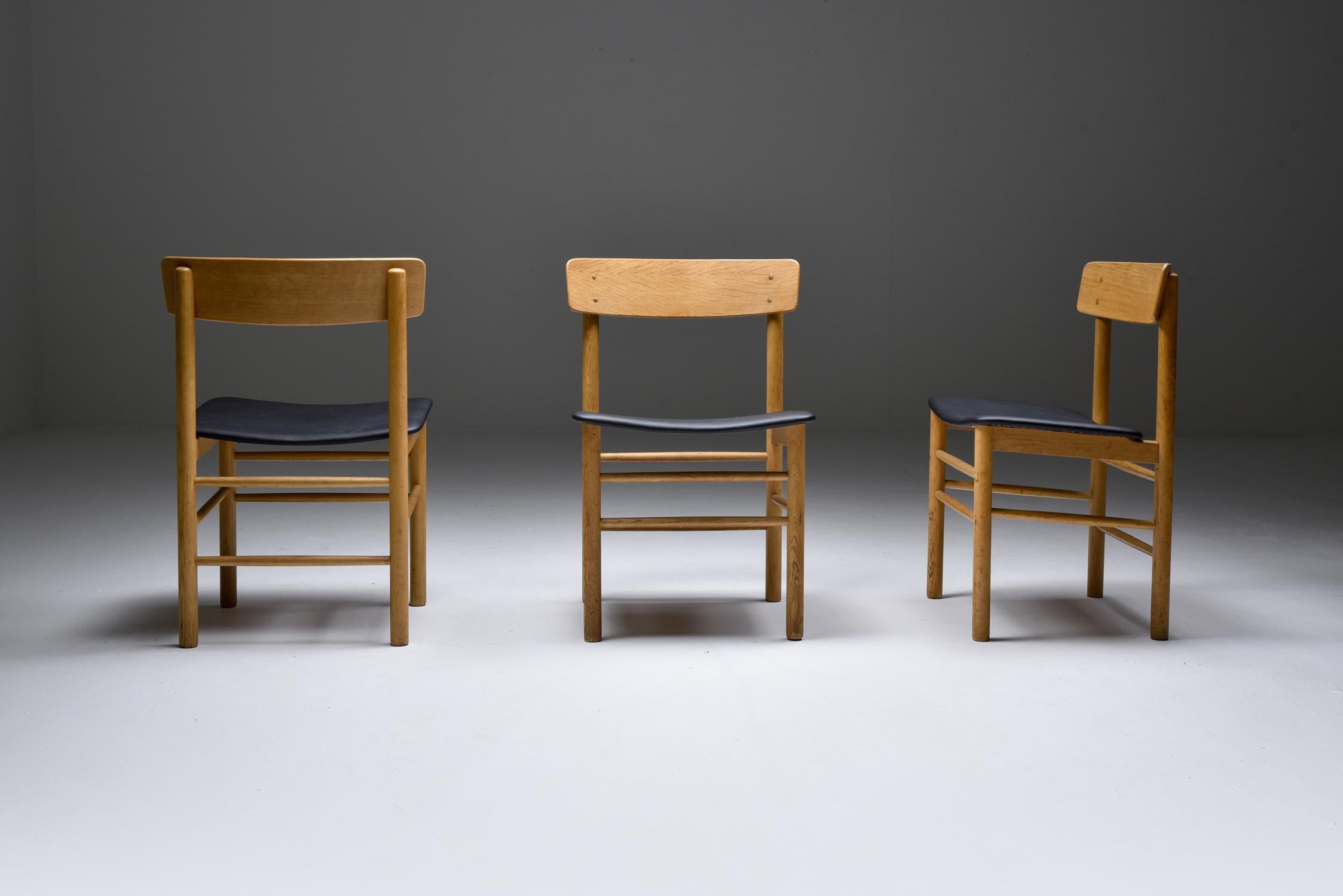 Mid-Century Modern Scandinavian Design Børge Mogensen Modern Dining Chairs in Oak, 1960's For Sale