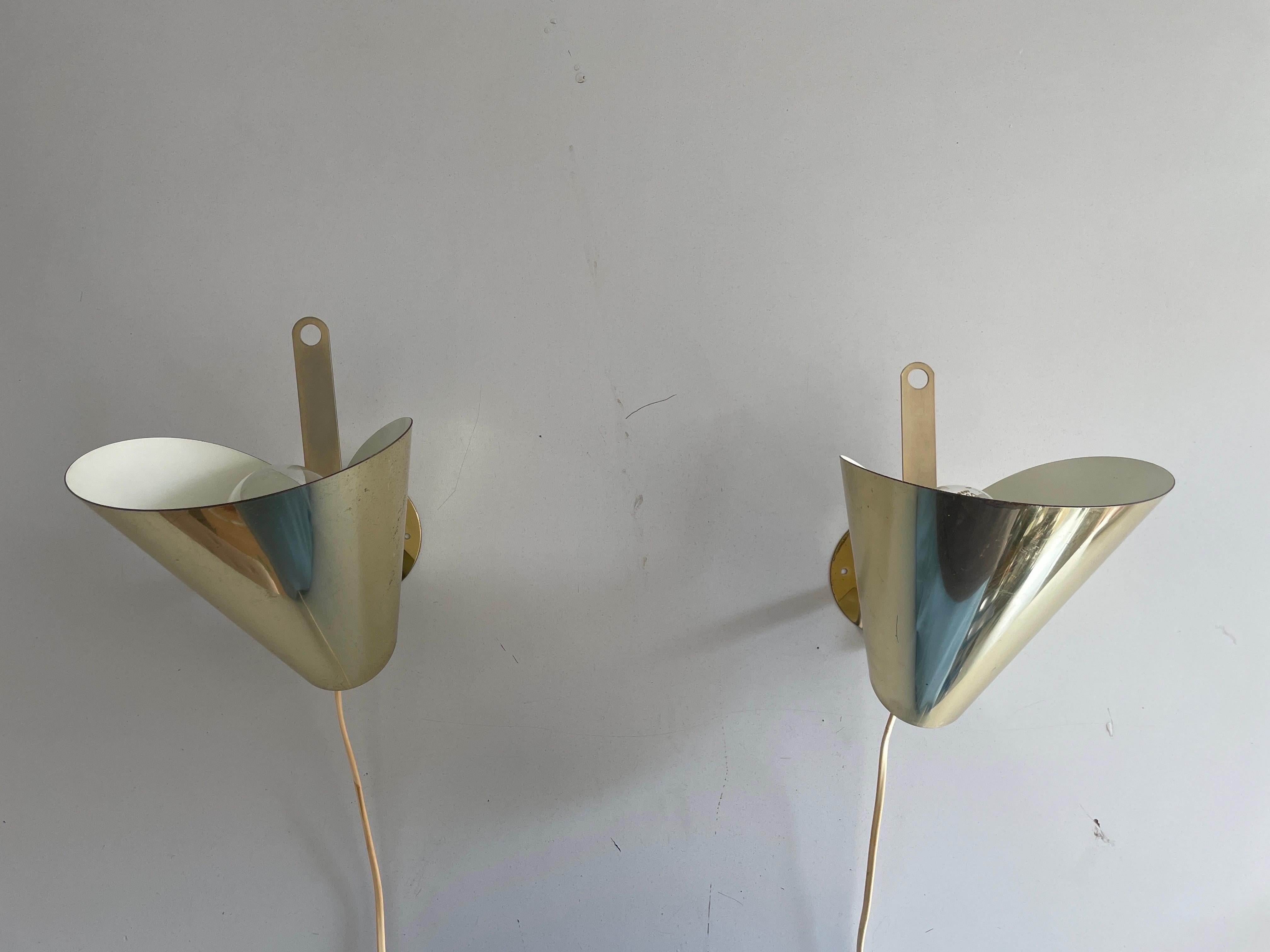 Pareja de apliques de metal dorado de diseño escandinavo, años 70, Suecia en venta 1