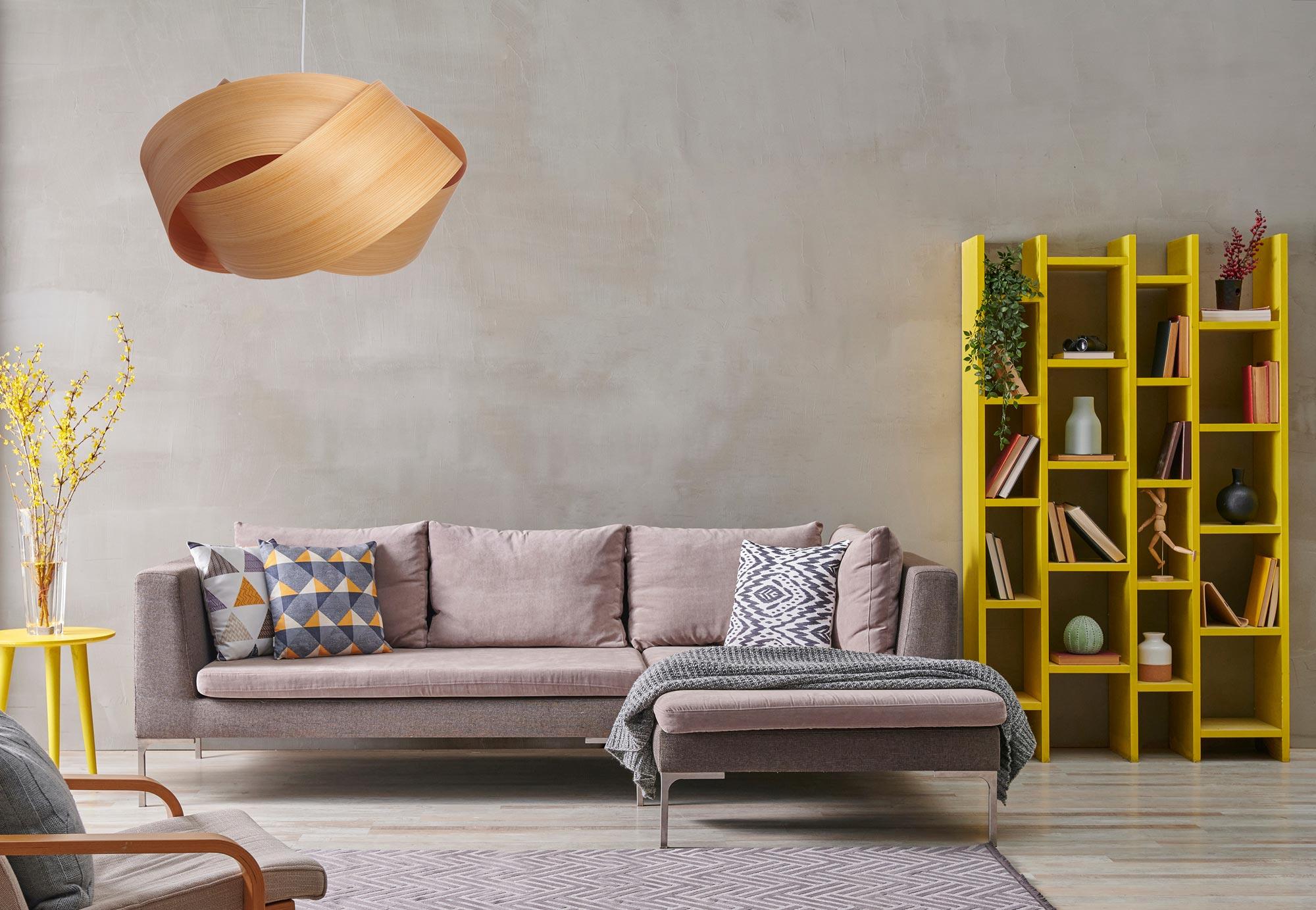 XXIe siècle et contemporain Lustre suspendu scandinave en bois de cyprès de 27 pouces en édition limitée en vente