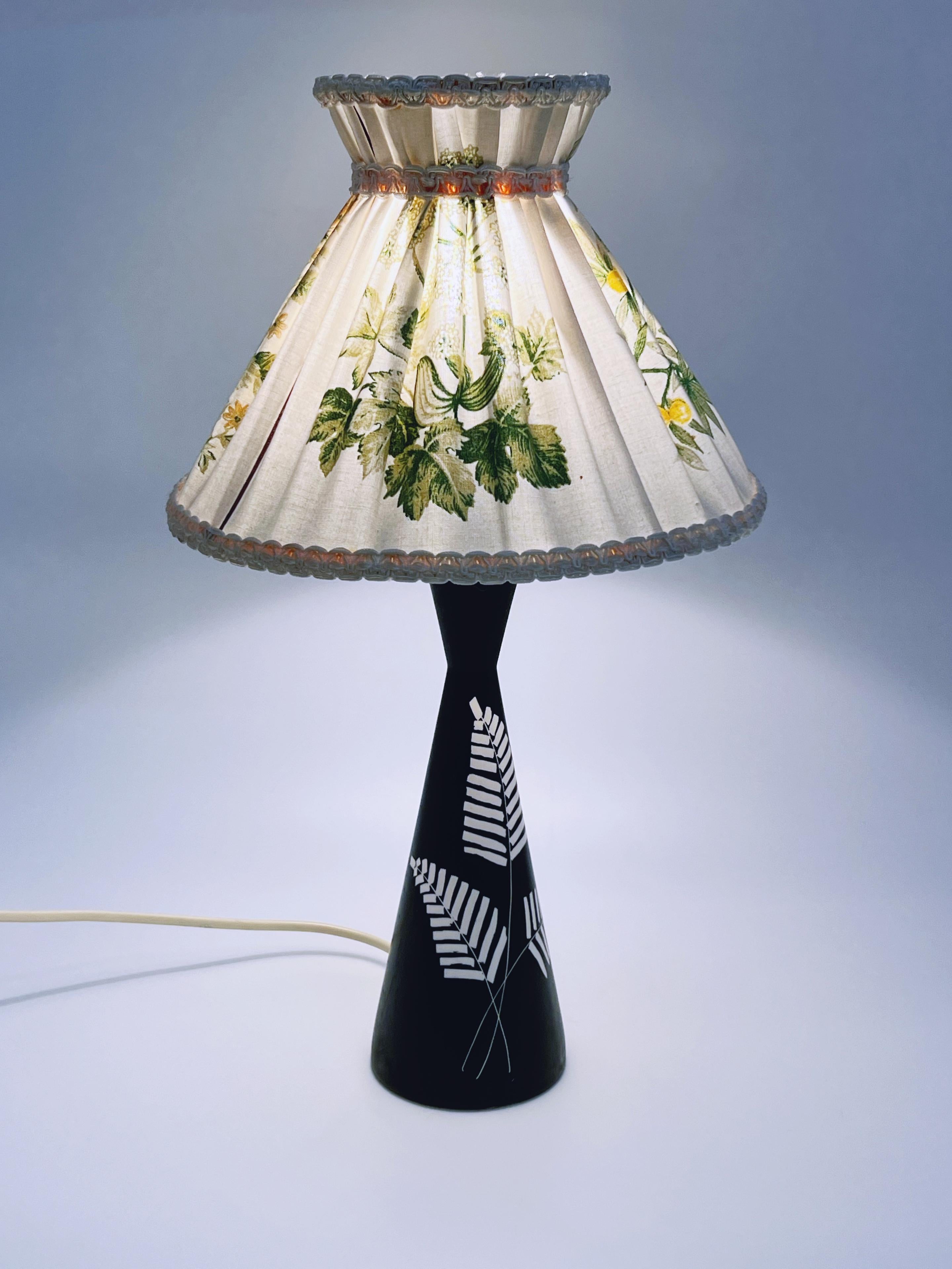 Diseño escandinavo, lámpara de sobremesa de cerámica moderna de mediados de siglo, c.1960 Noruego en venta