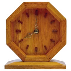 Reloj octogonal de diseño escandinavo de Arne Bjerke