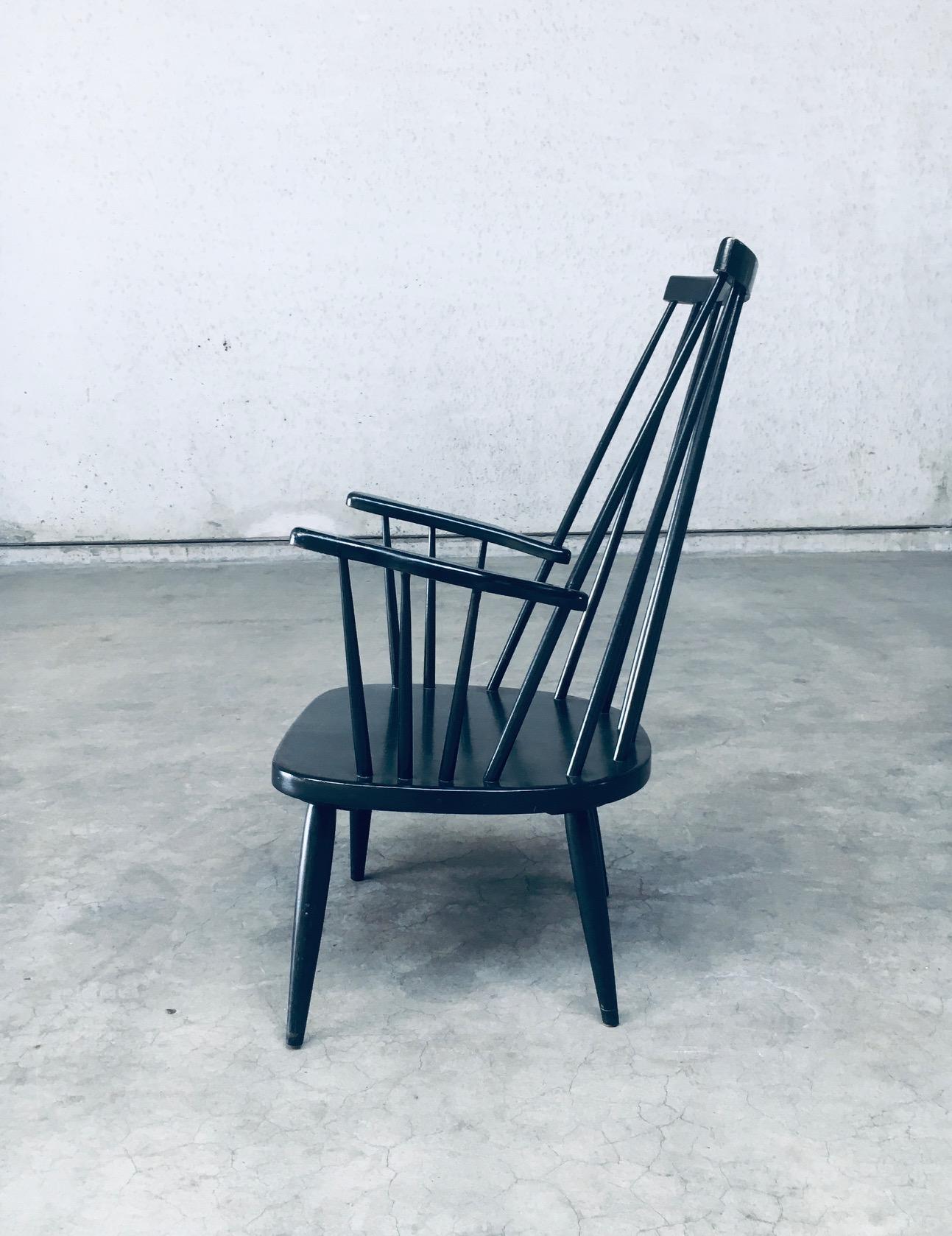 Scandinavian Design Spindle Back Lounge Chair Set, Denmark 1960's For Sale 3