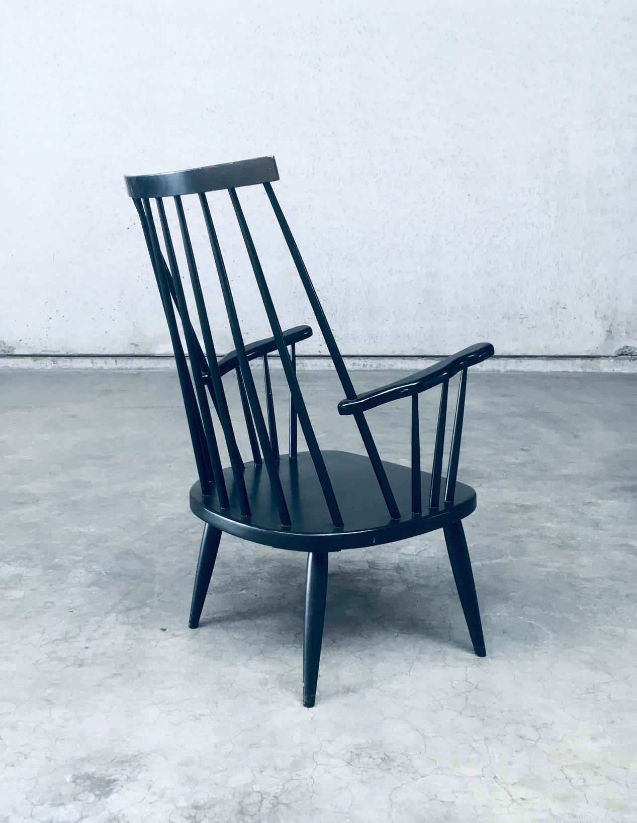 Scandinavian Design Spindle Back Lounge Chair Set, Denmark 1960's For Sale 5