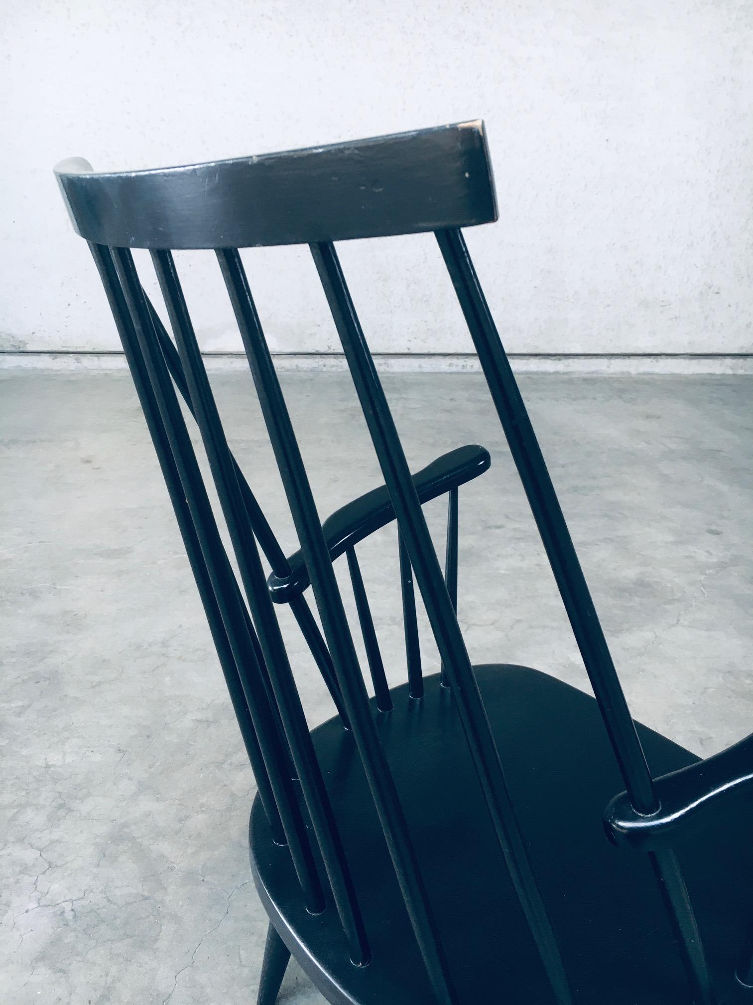 Scandinavian Design Spindle Back Lounge Chair Set, Denmark 1960's For Sale 11