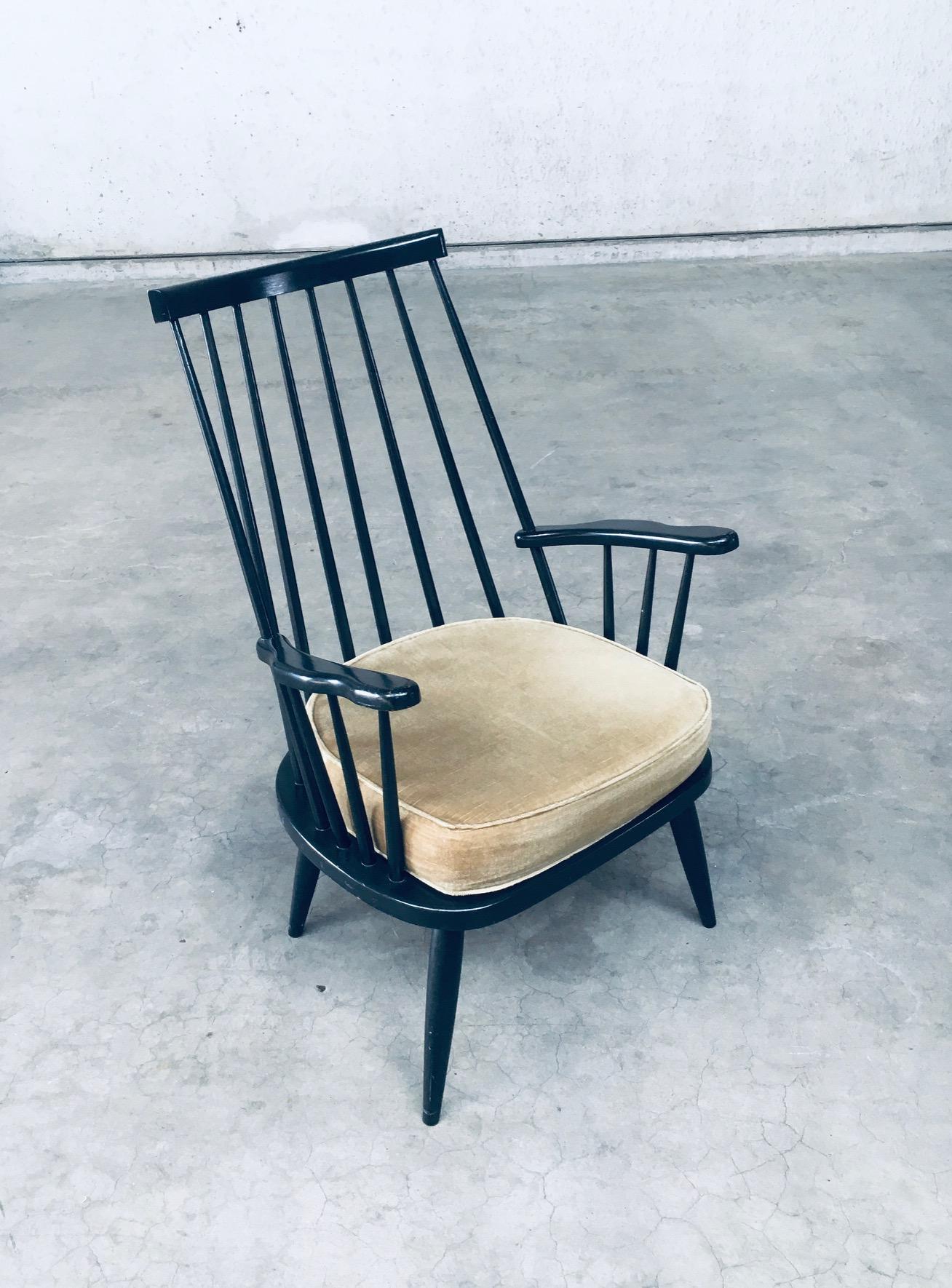 Scandinavian Design Spindle Back Lounge Chair Set, Denmark 1960's For Sale 13