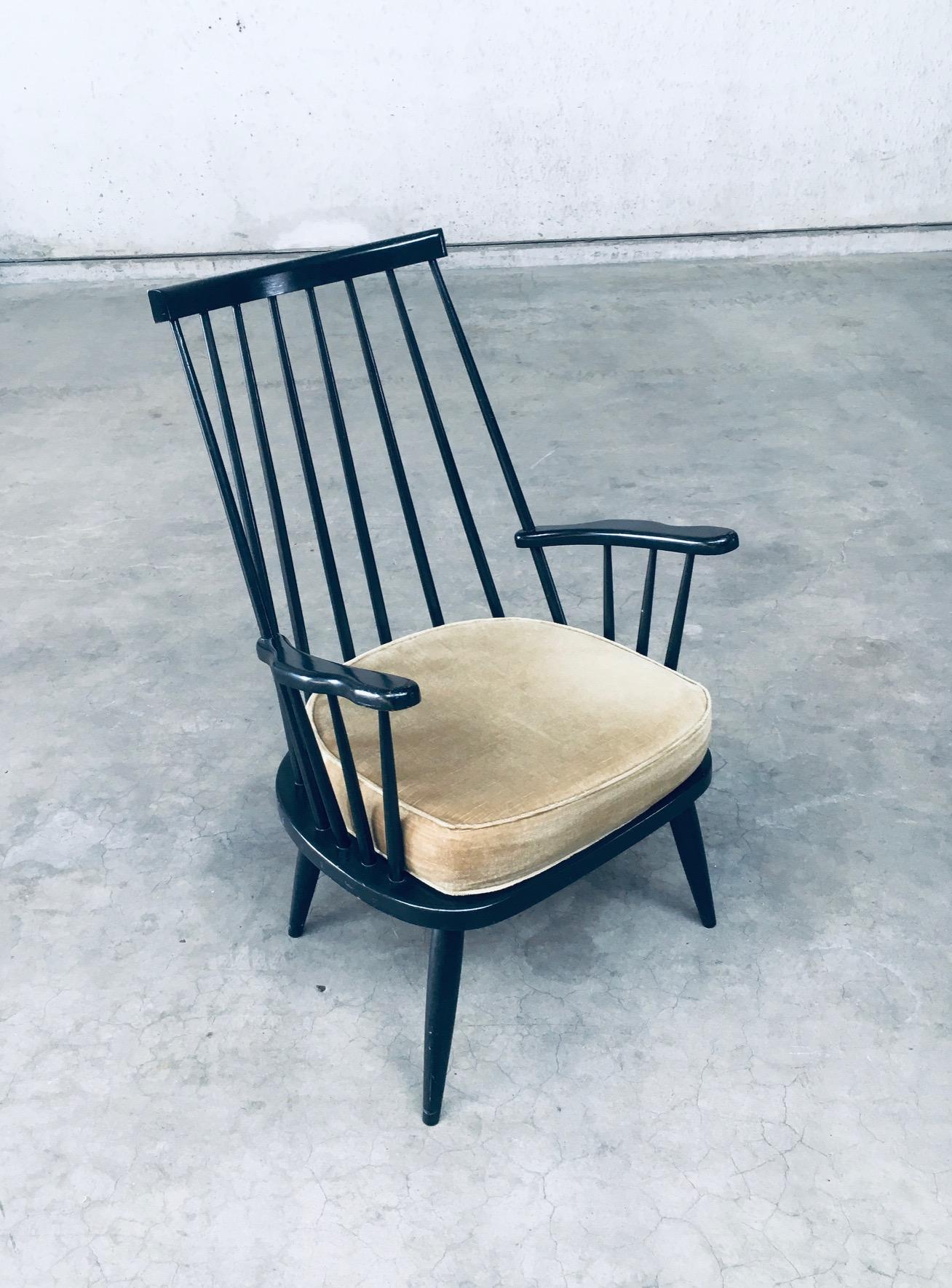 Set di sedie da salotto con schienale a fuso di design scandinavo, Danimarca, anni '60 in vendita 13