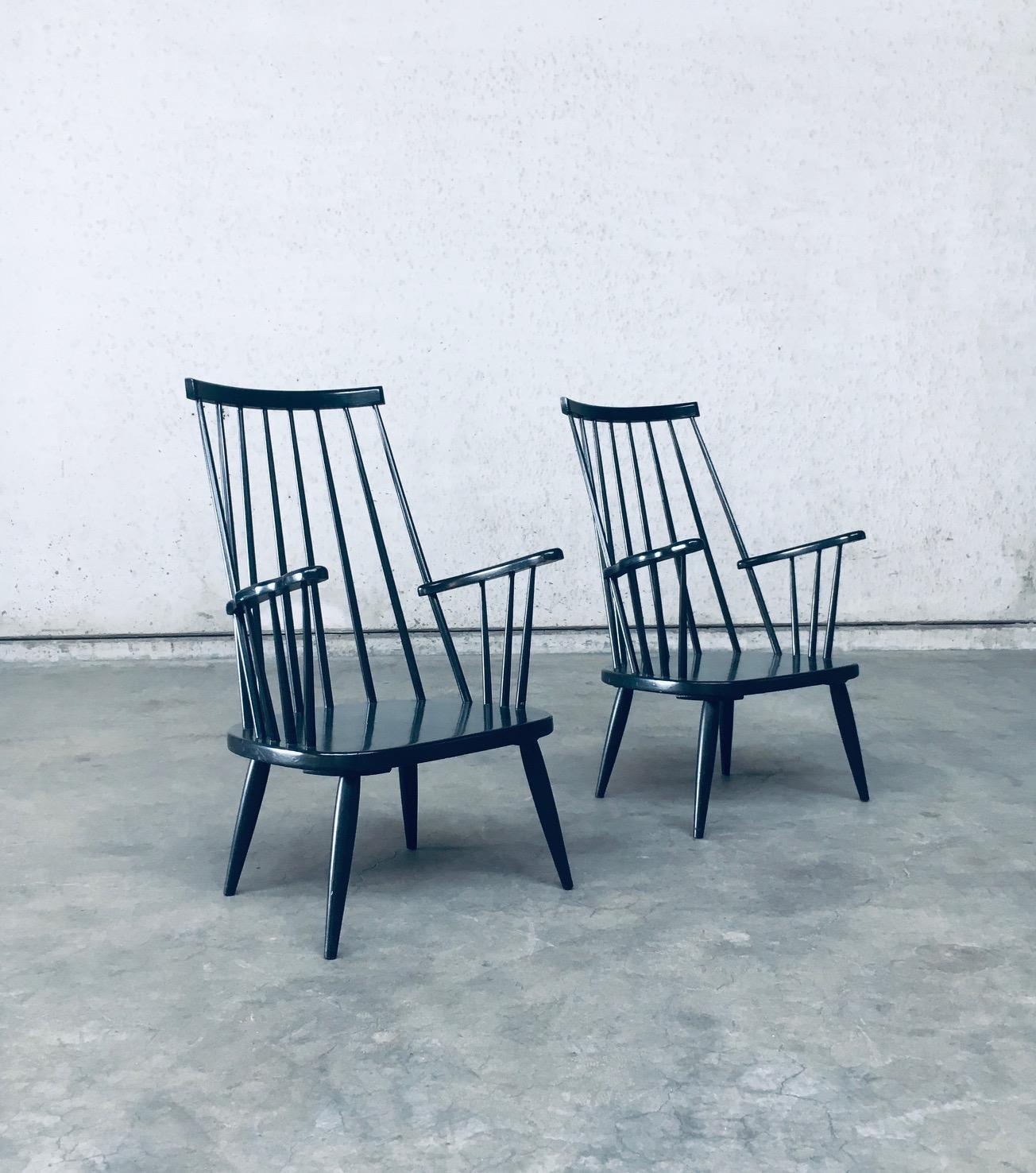 Mid-Century Modern Scandinavian Design Spindle Back Lounge Chair Set, Denmark 1960's For Sale