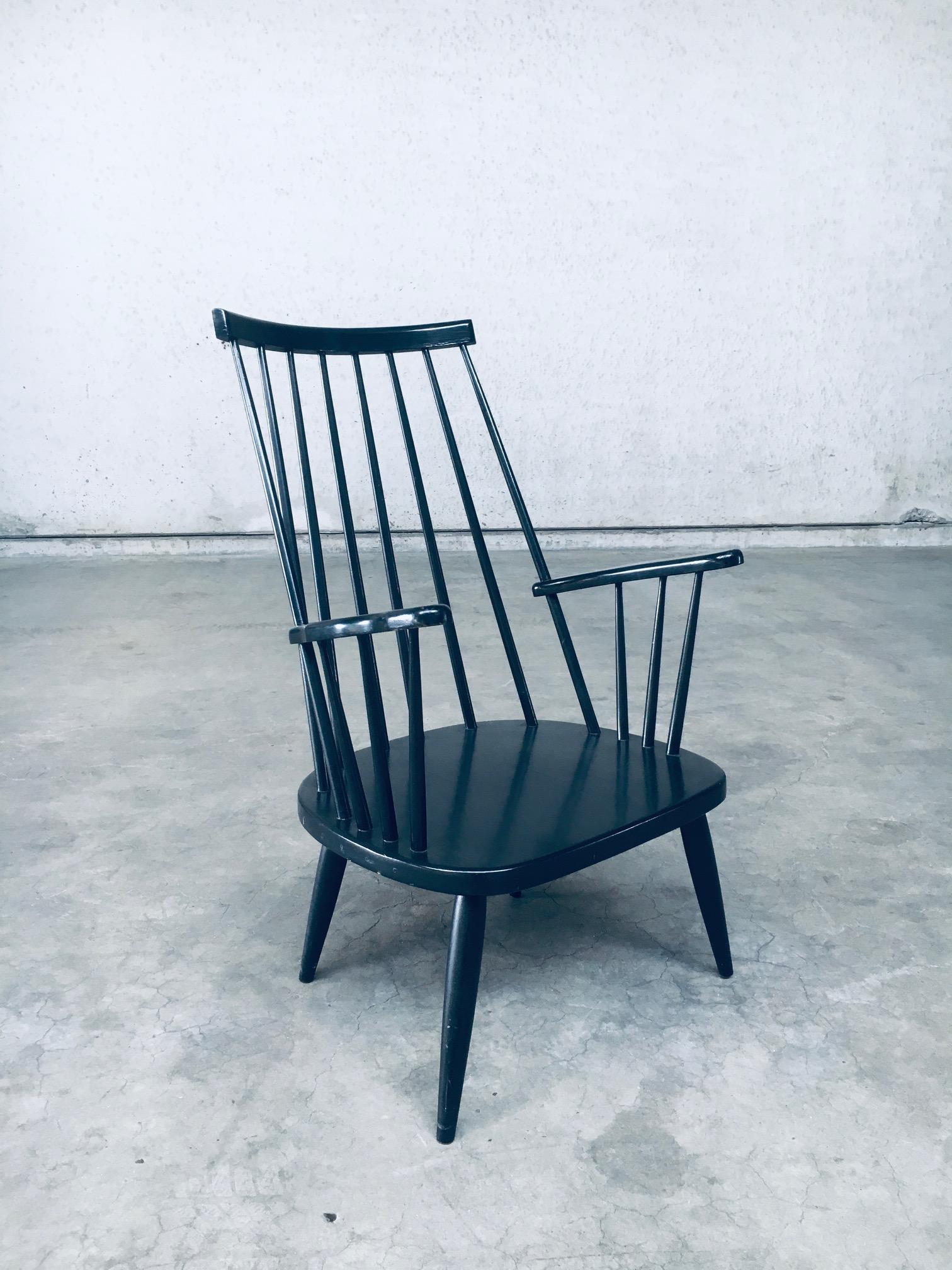 Beech Scandinavian Design Spindle Back Lounge Chair Set, Denmark 1960's For Sale