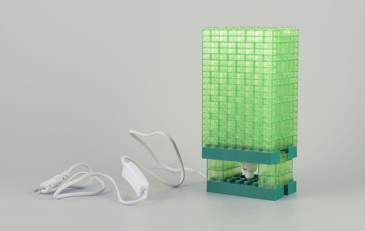 Post-Modern Scandinavian design. Table lamp in green plastic. Late 20th C. For Sale
