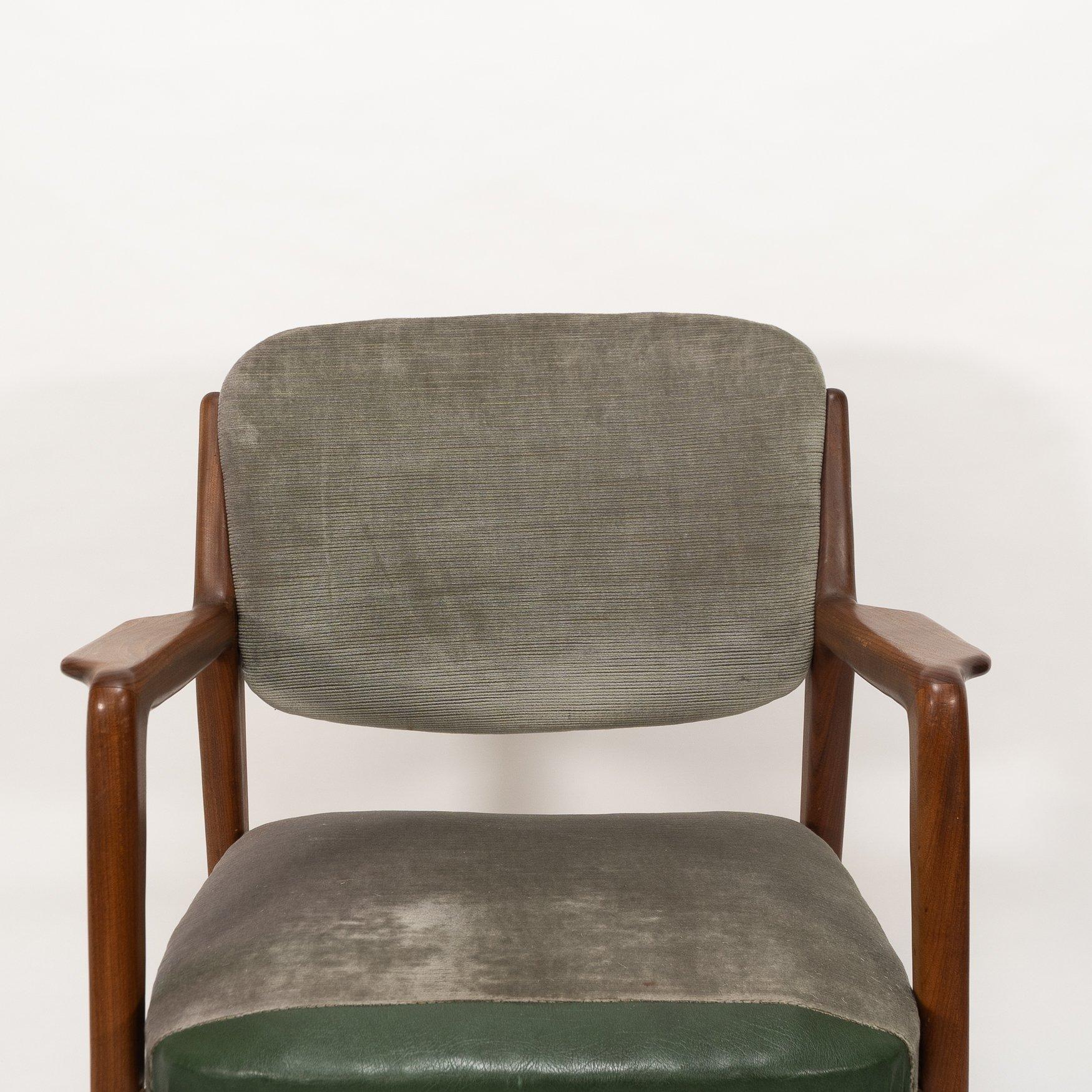 Skandinavischer Design Teakholz-Sessel im Angebot 3