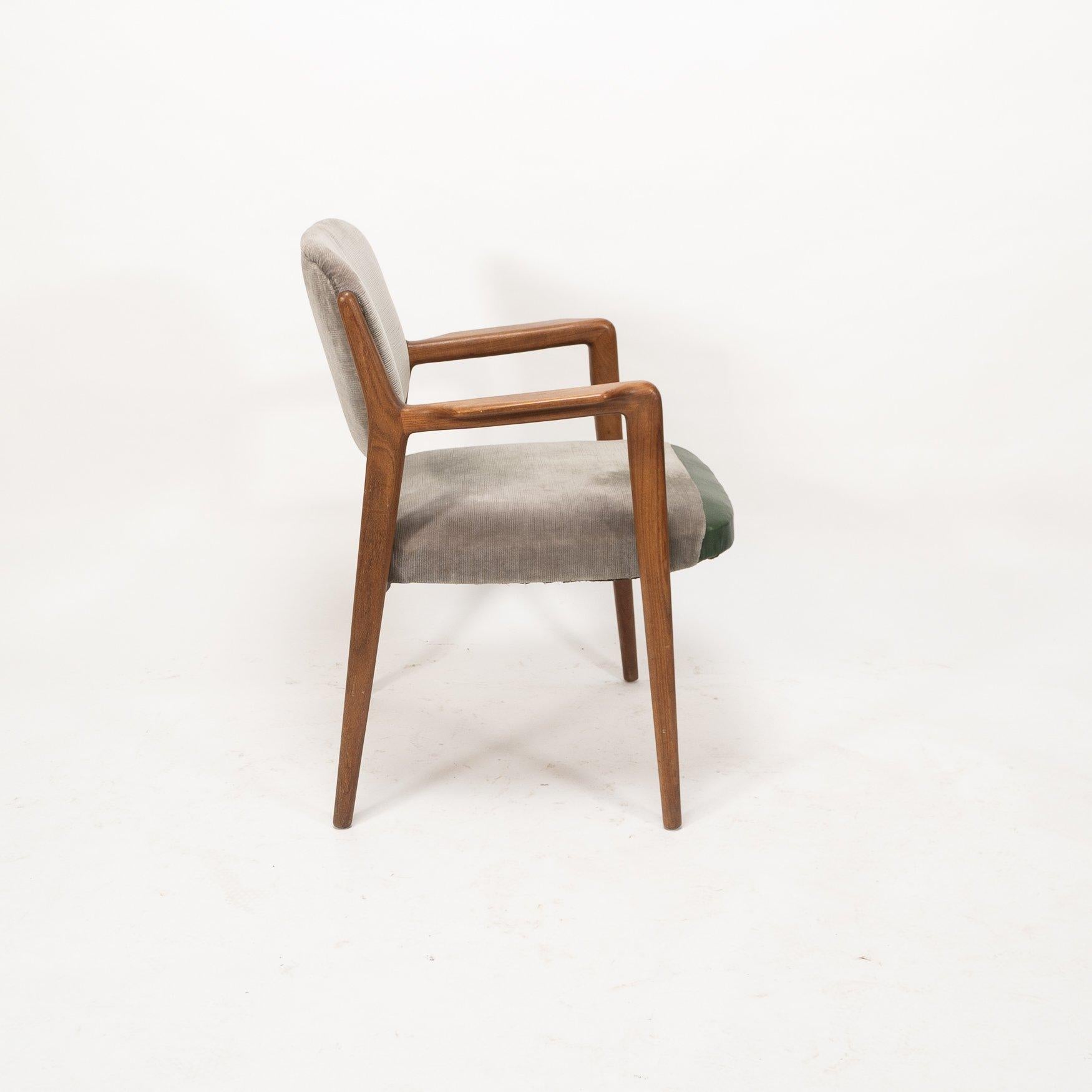 Skandinavischer Design Teakholz-Sessel im Angebot 1