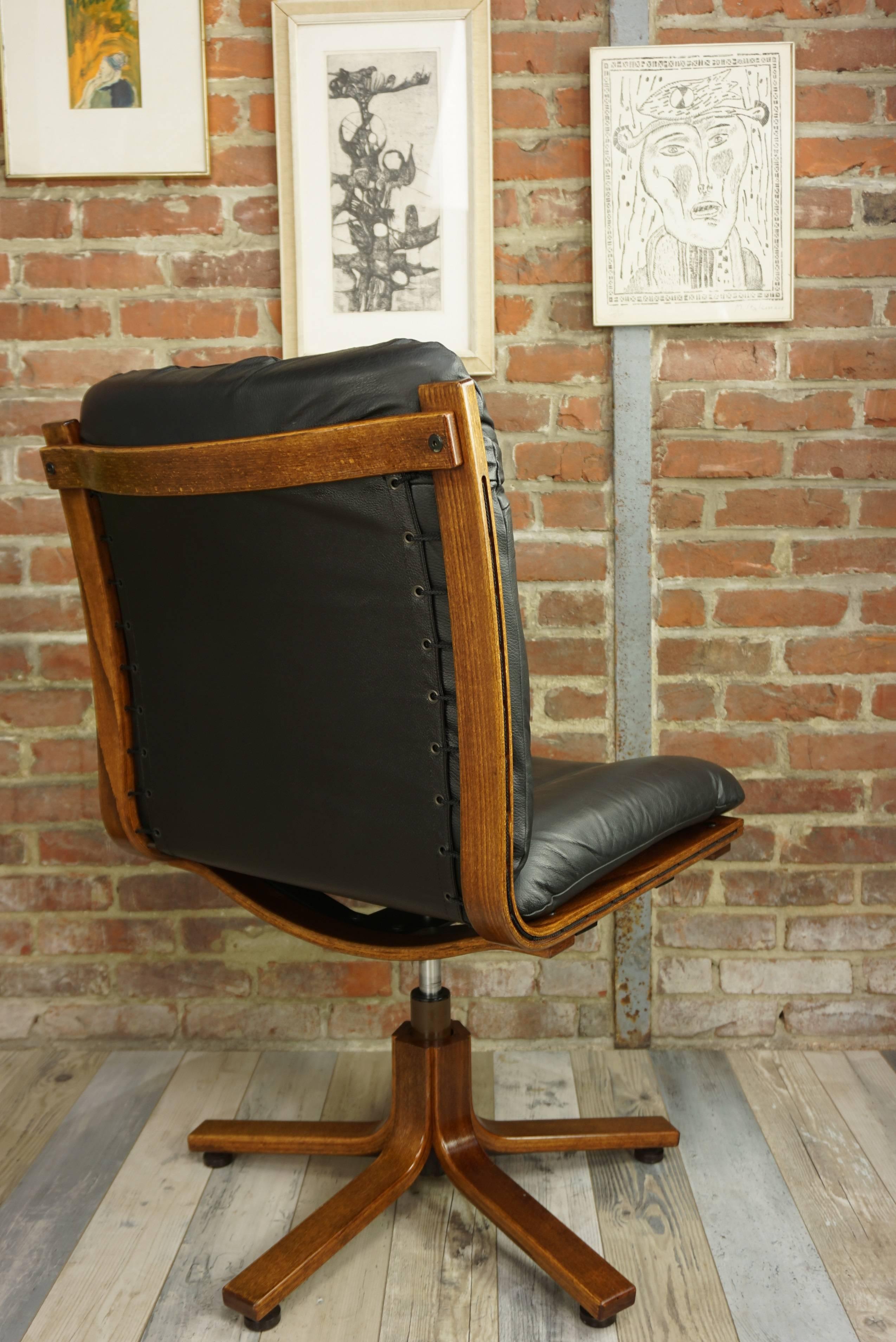 Scandinavian Design Wooden and Black Leather Swivel Office Armchair 8