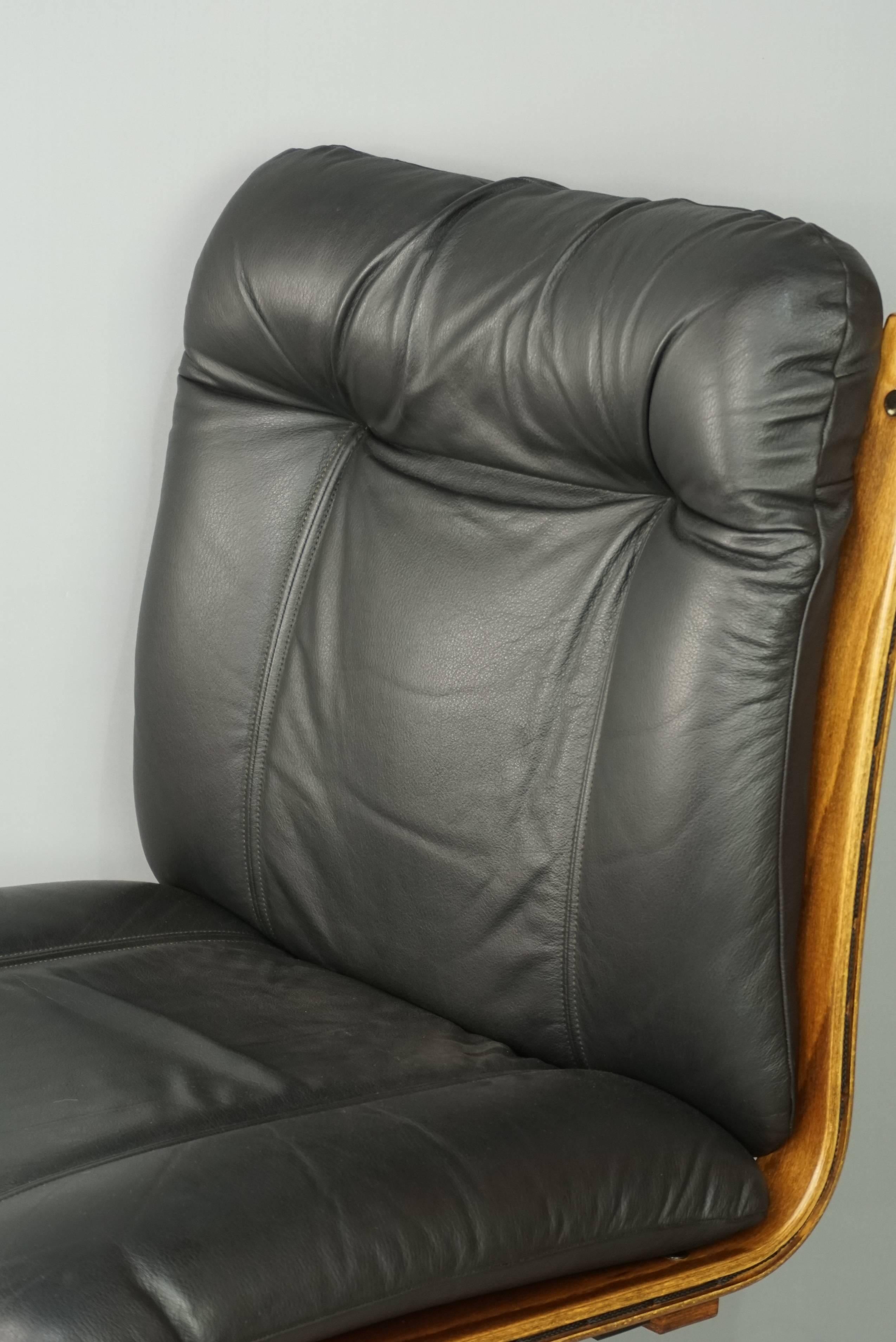 Scandinavian Design Wooden and Black Leather Swivel Office Armchair 2