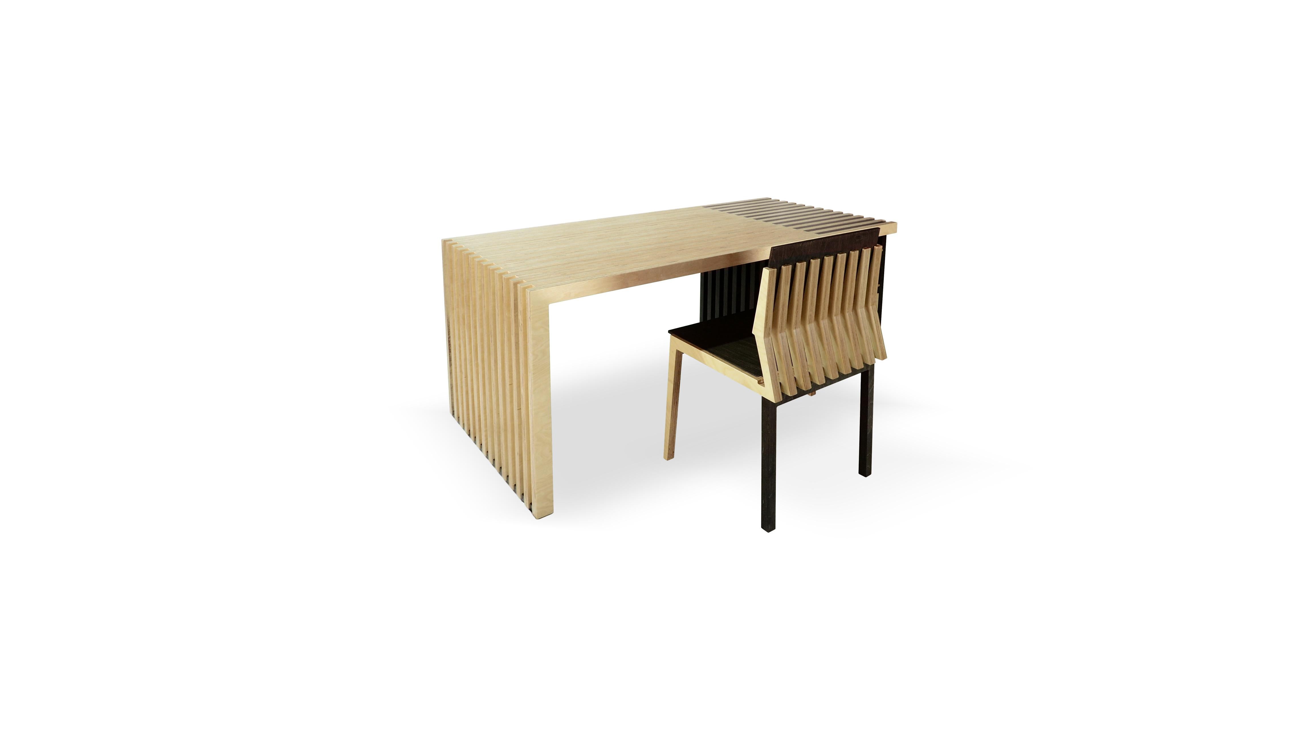Scandinavian Designer Desk Table For Sale 2