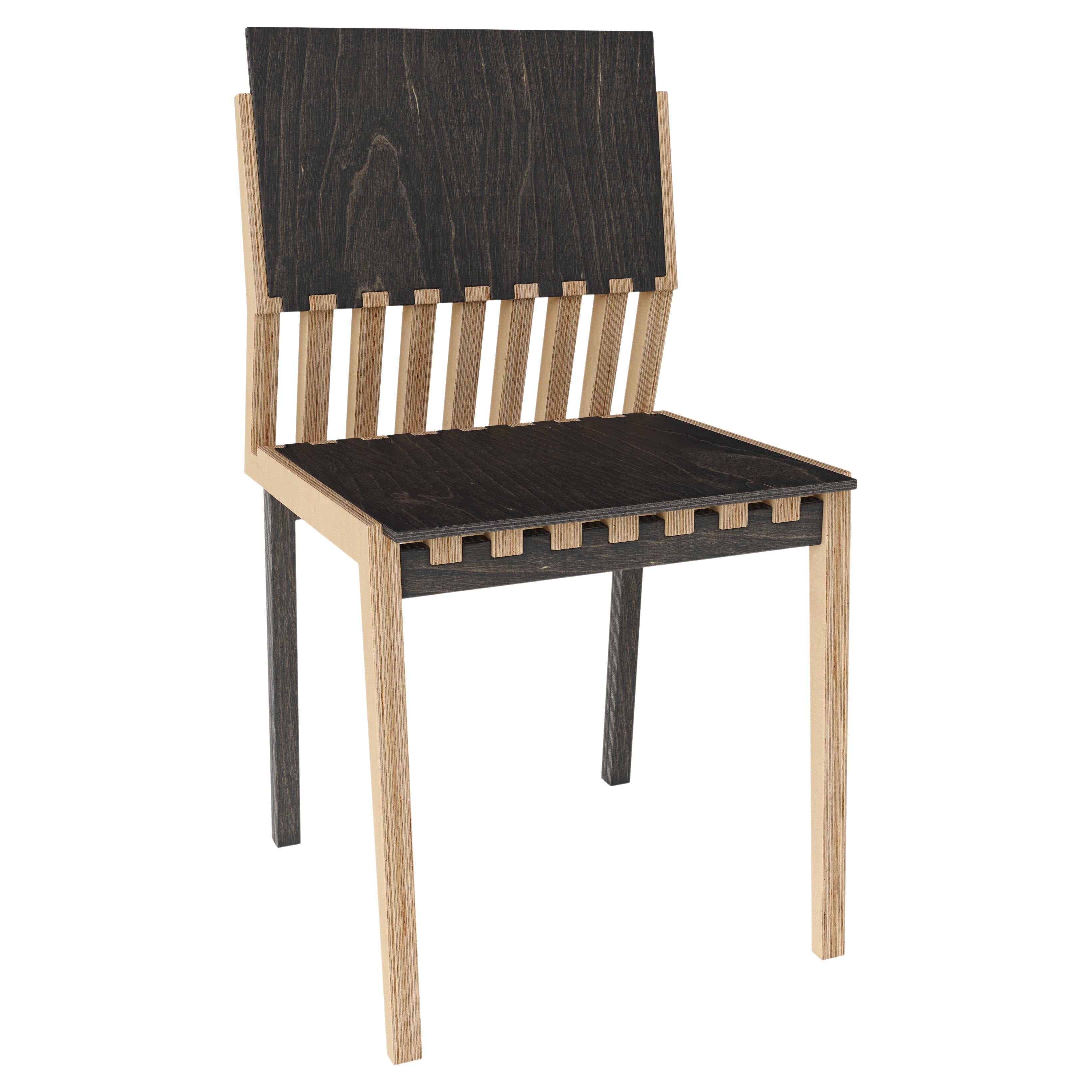 Dynamische Linien und kontrastreiche Farben stellen wilde Küstenklippen dar. Zugleich  Dieser Stuhl zeichnet sich durch minimalistische architektonische Linien und Funktionalität aus, die beide vom nordischen Design geprägt sind. Diese