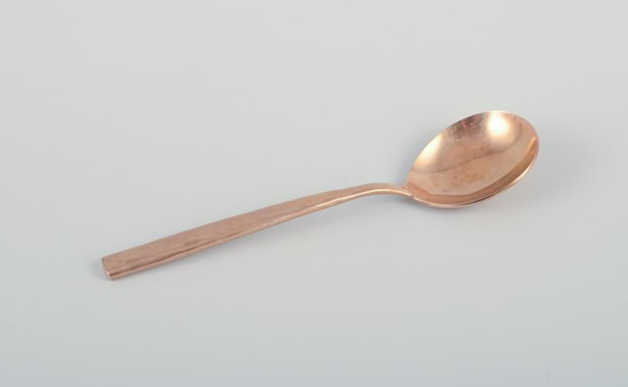 Fin du 20e siècle Design/One. Grand et complet service de table de six personnes en laiton en vente