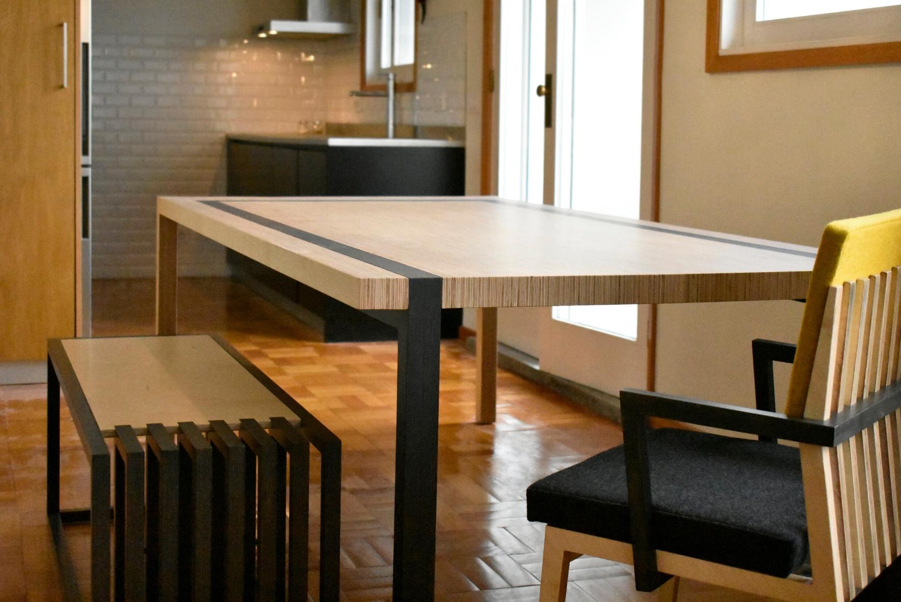 XXIe siècle et contemporain Table de salle à manger ou de conférence de grande taille en bois naturel de designer scandinave en vente