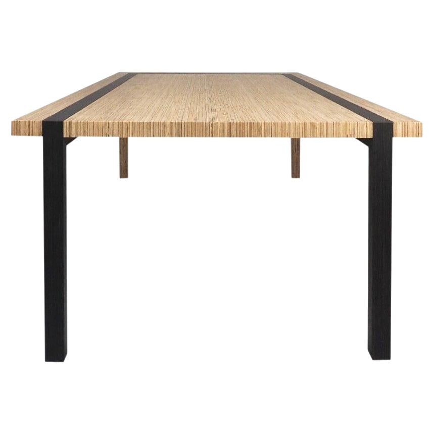 Table de salle à manger ou de conférence en bois naturel de taille moyenne conçue par un designer scandinave