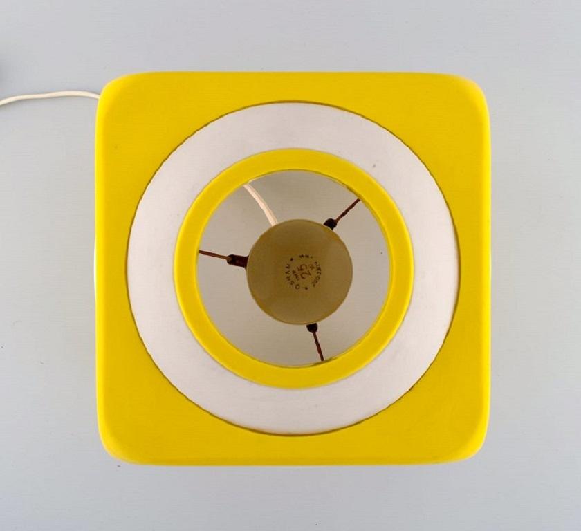 Scandinavian Designer, Retro Table Lamp in White and Yellow Plastic, 1970's In Excellent Condition For Sale In Copenhagen, DK