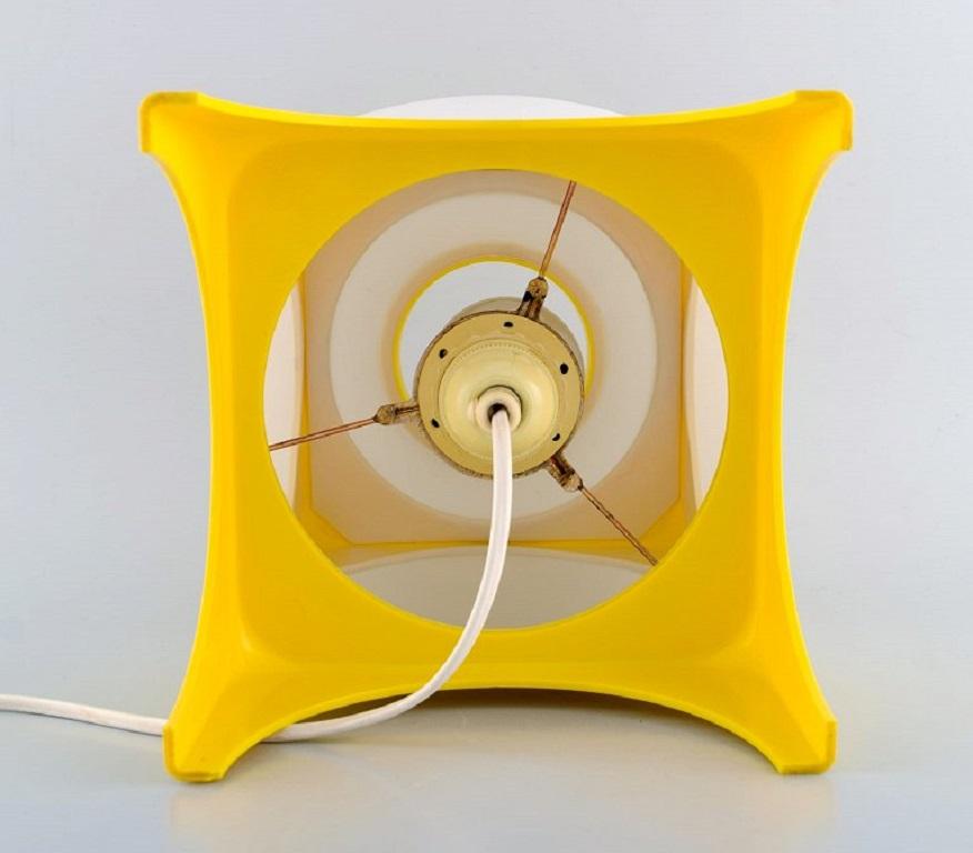 Scandinavian Designer, Retro Table Lamp in White and Yellow Plastic, 1970's For Sale 2