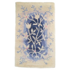 Scandinavian designer. Rya carpet in wool with floral-inspired motif. 1960/70s