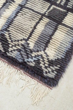 Scandinavian designer. Rya carpet in wool with graphic pattern, 1960s/70s
