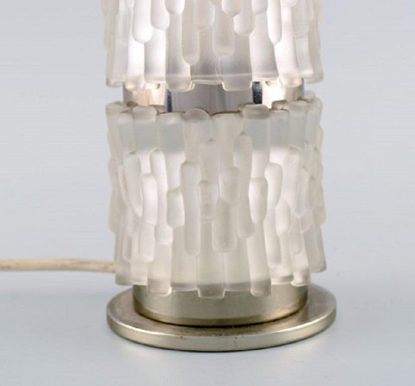 Scandinavian Designer Table Lamp in Steel and Art Glass, Mid-20th Century In Good Condition For Sale In Copenhagen, DK