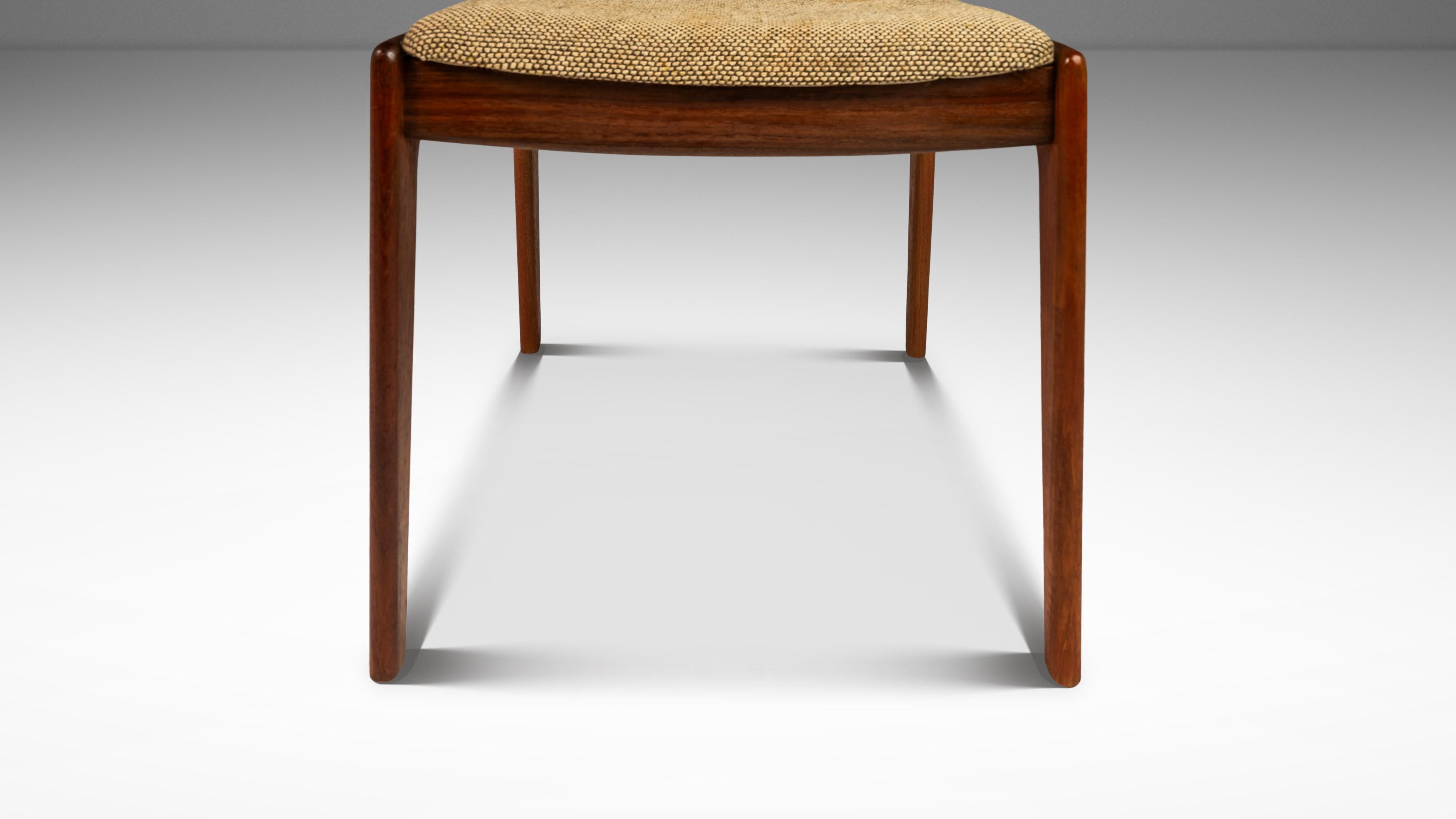 Sedia da scrivania scandinava in teak massiccio e tessuto originale di C.A.I.C., anni '70 circa. in vendita 5