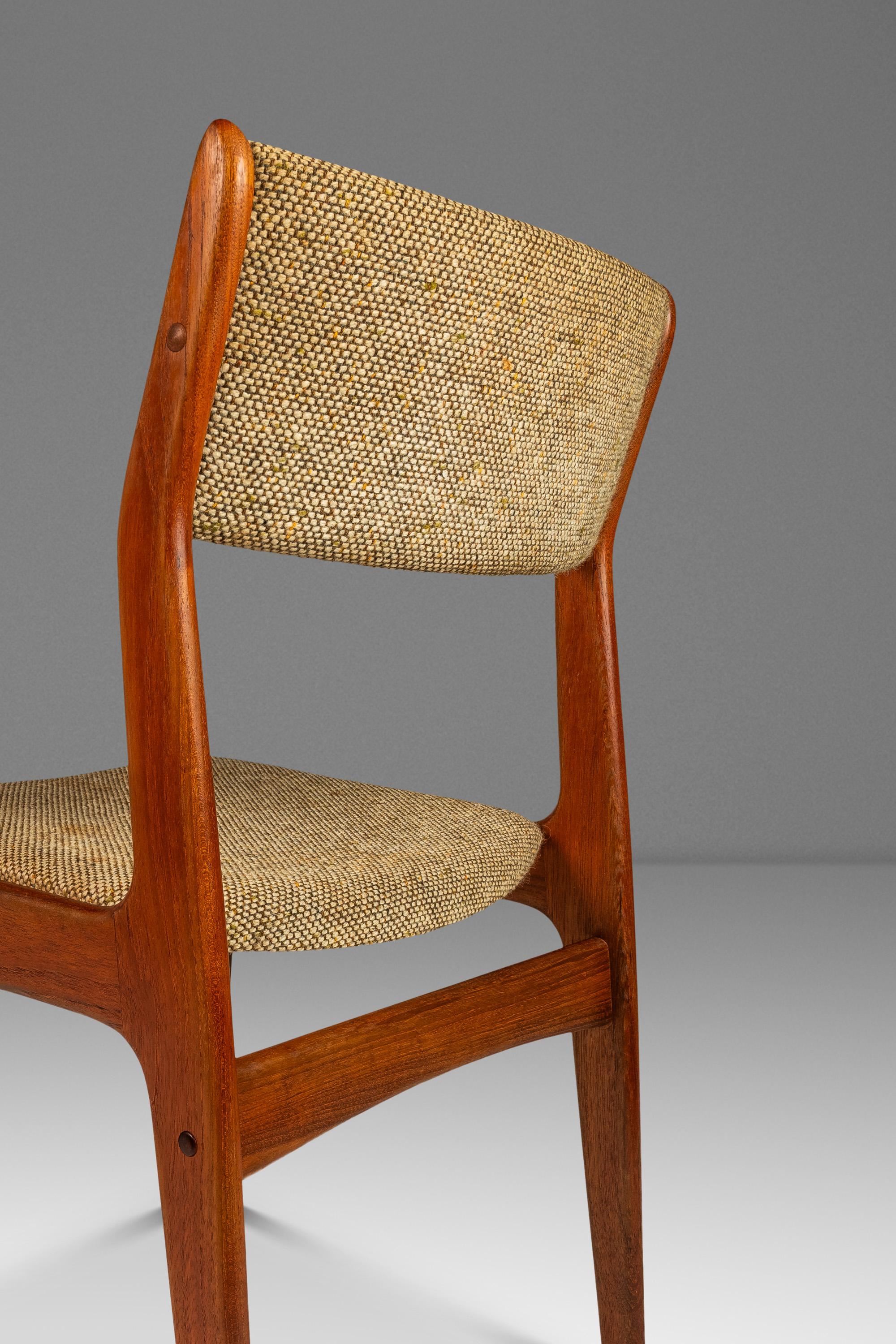 Sedia da scrivania scandinava in teak massiccio e tessuto originale di C.A.I.C., anni '70 circa. in vendita 7