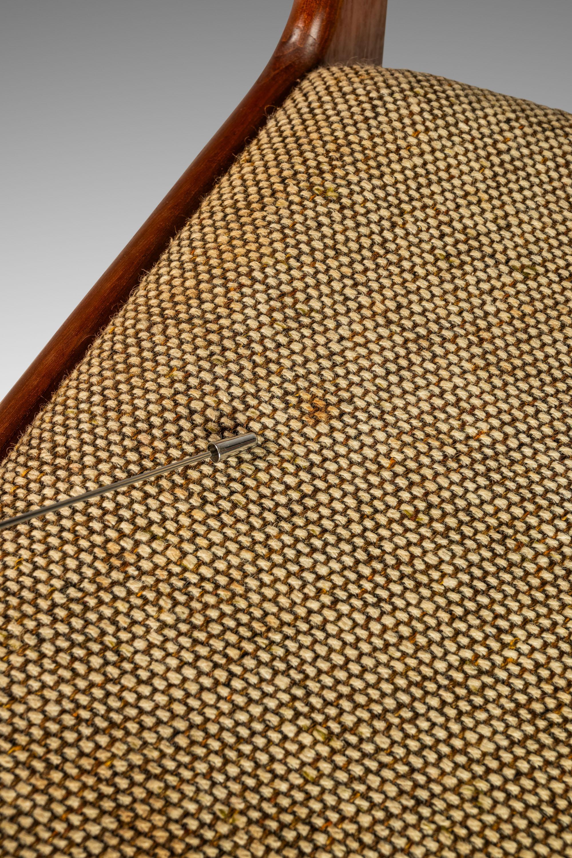 Sedia da scrivania scandinava in teak massiccio e tessuto originale di C.A.I.C., anni '70 circa. in vendita 11