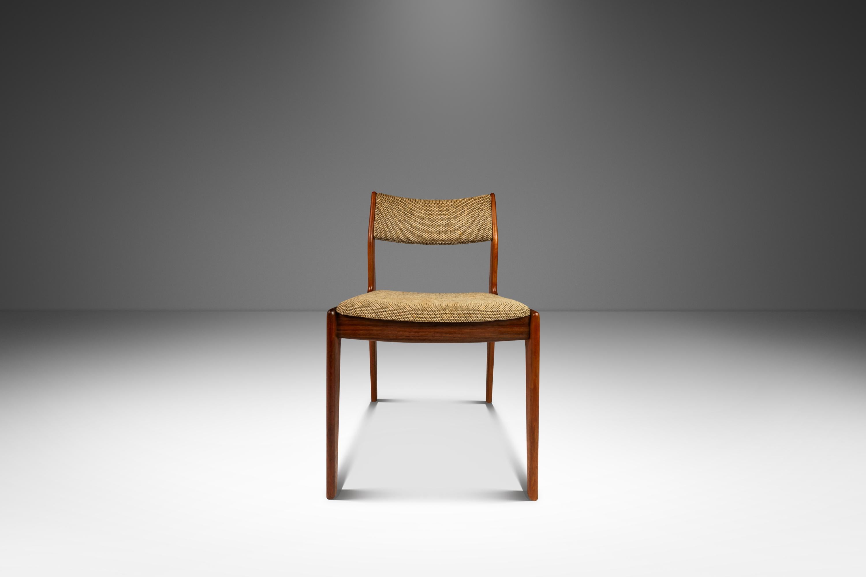 Teak Sedia da scrivania scandinava in teak massiccio e tessuto originale di C.A.I.C., anni '70 circa. in vendita