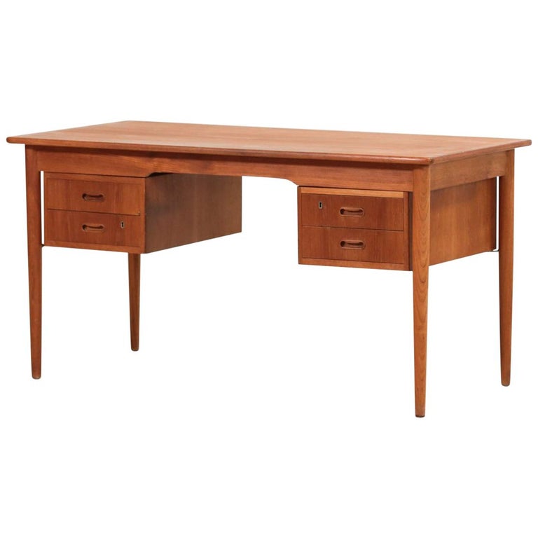 Scandinavian Desk In Teak Denmark 1960s At 1stdibs Scandinavian Desk In Teak Denmark 1960s For