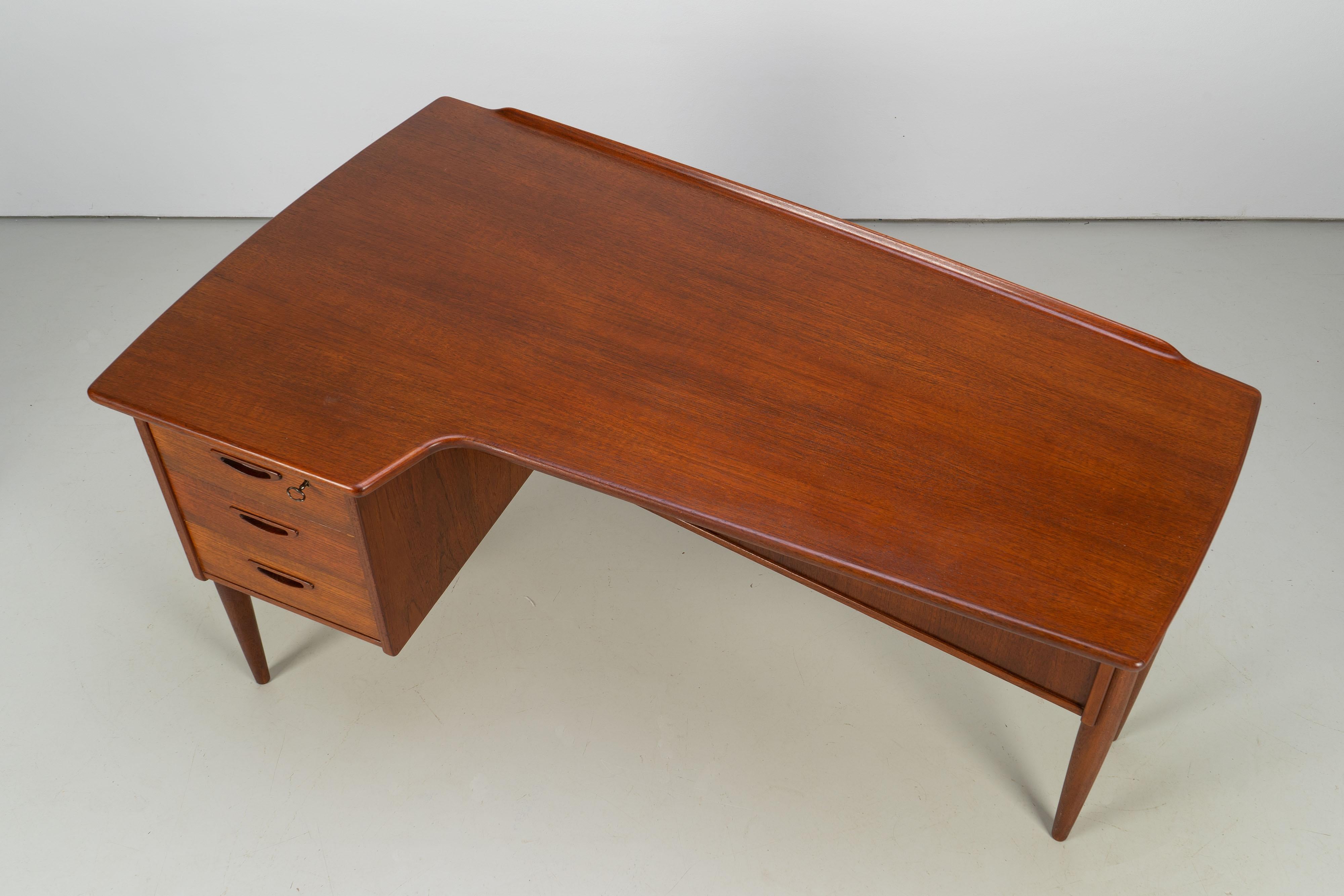 Scandinavian Desk Model A10 by Göran Strand for Lelångs Möbelfabrik Sweden In Good Condition In Rosendahl, DE