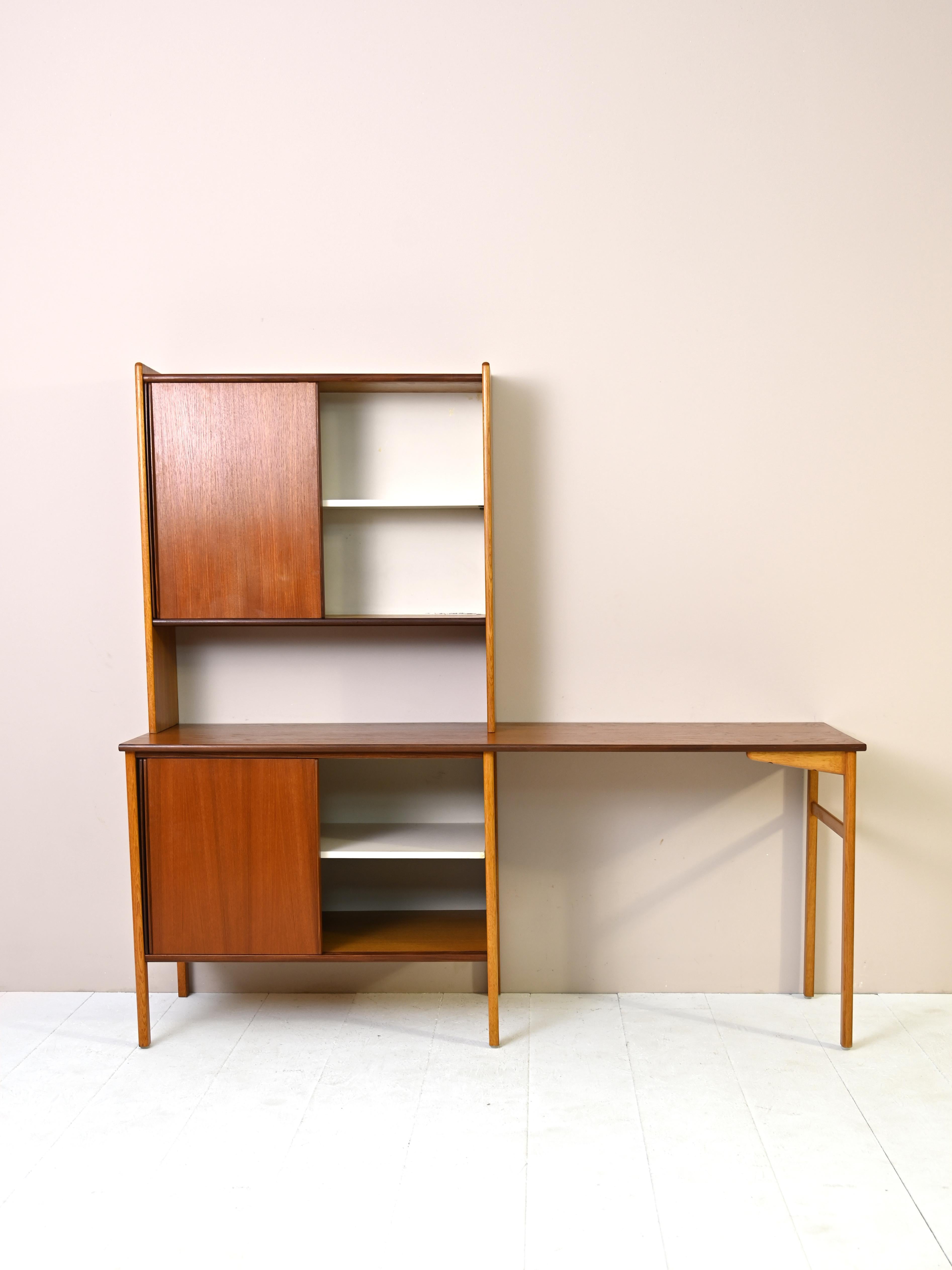 Scandinavian Desk with Bookcase and Compartment with Sliding Doors In Good Condition In Brescia, IT