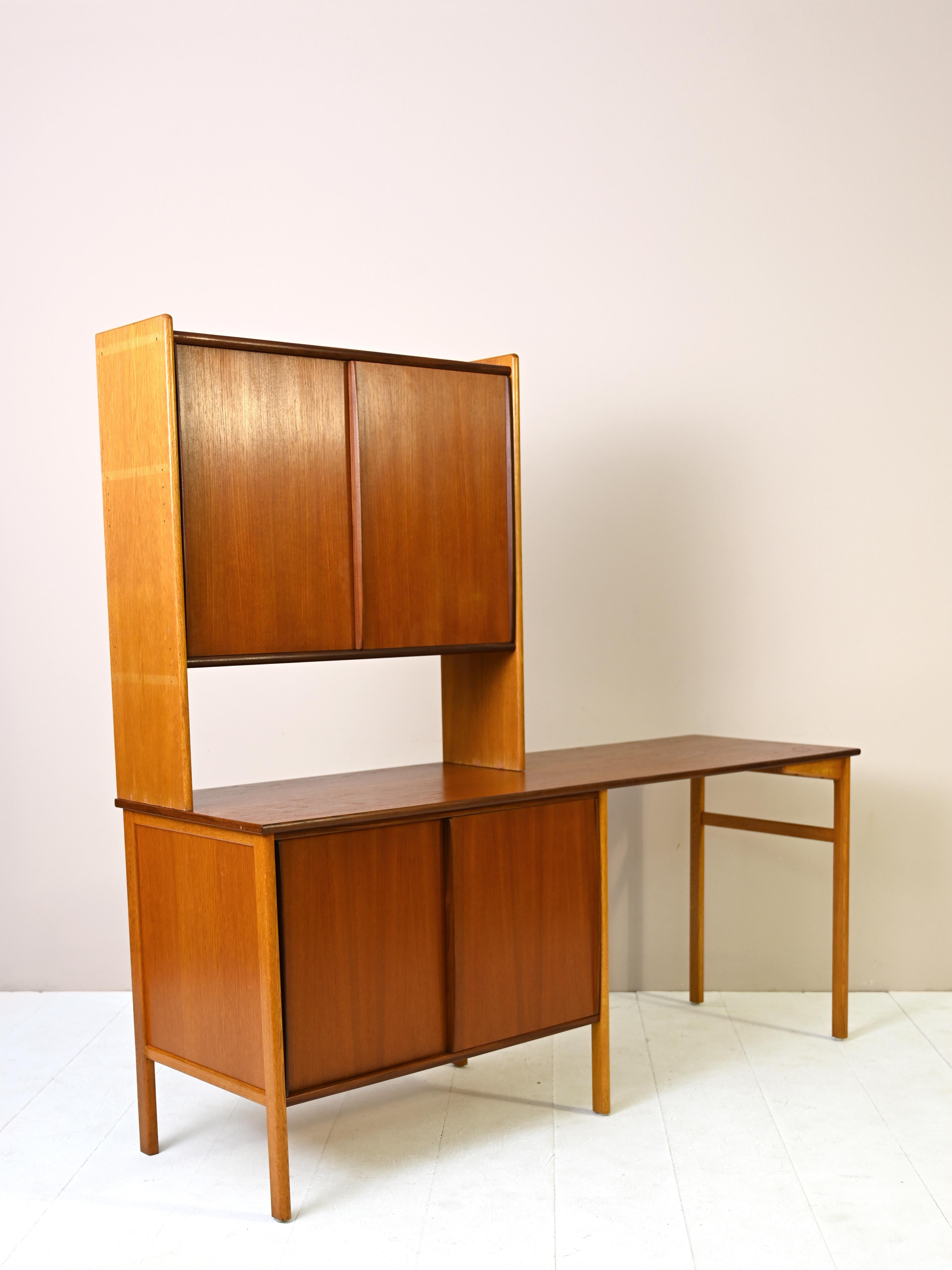 Scandinavian Desk with Bookcase and Compartment with Sliding Doors 1