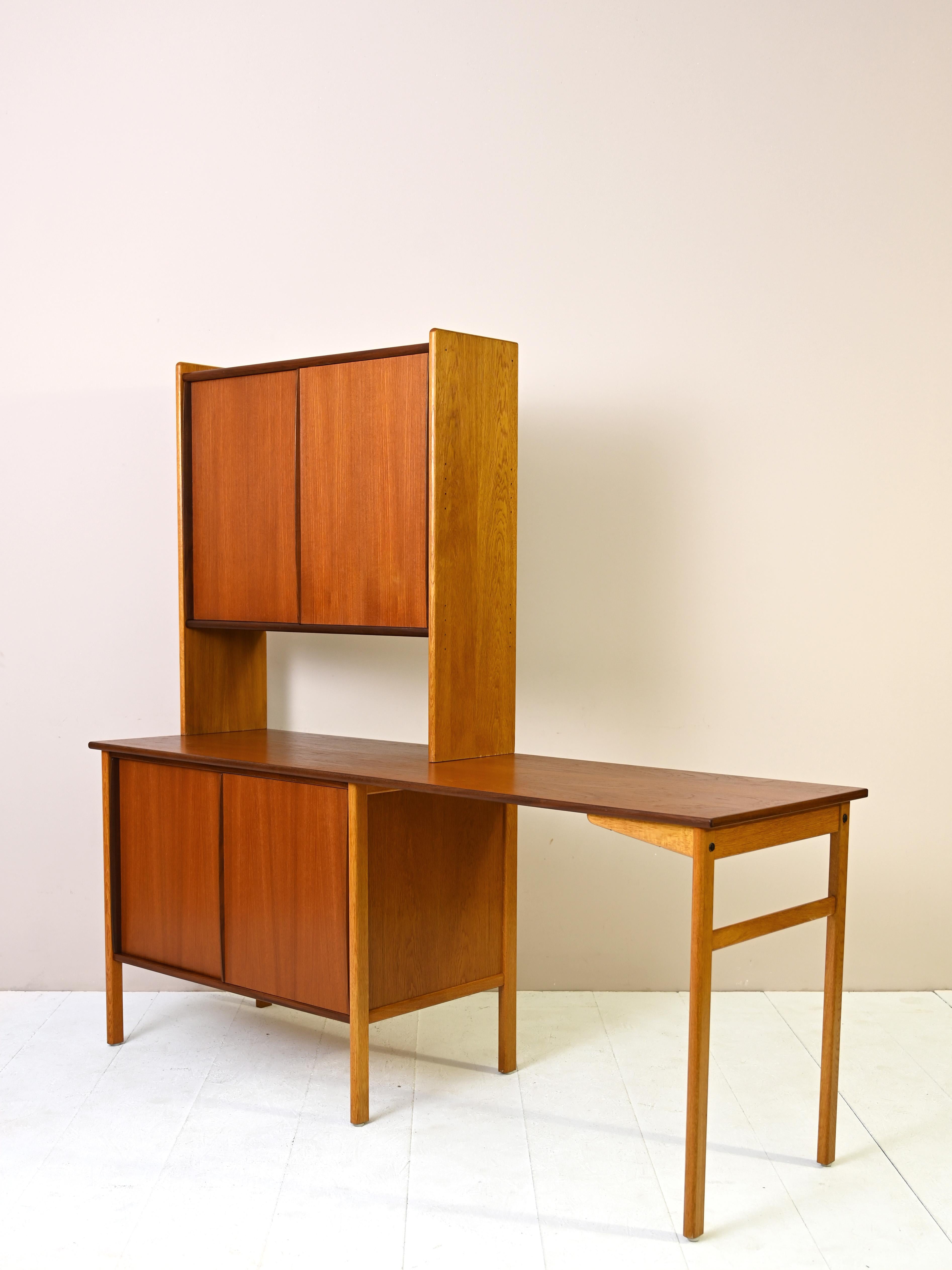 Scandinavian Desk with Bookcase and Compartment with Sliding Doors 3