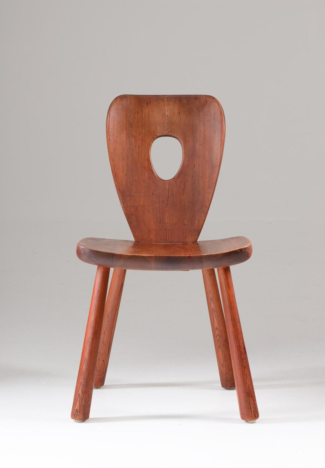 Rare studio craft dining chairs by Bo Fjaestad, Sweden.
Bo Fjaestad made a series of 
