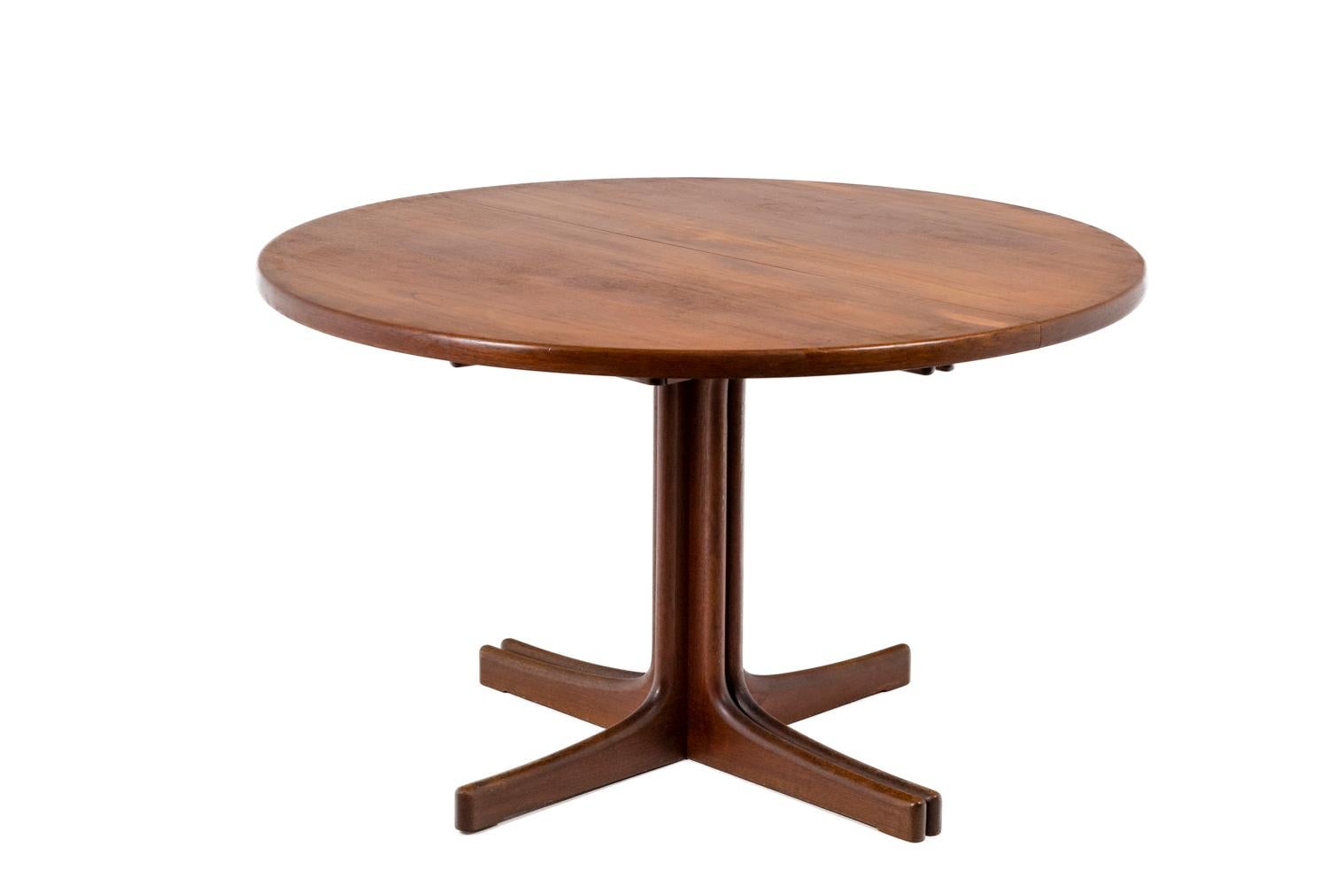 Scandinavian Dining Table in Teak, 1970s In Good Condition For Sale In Saint-Ouen, FR