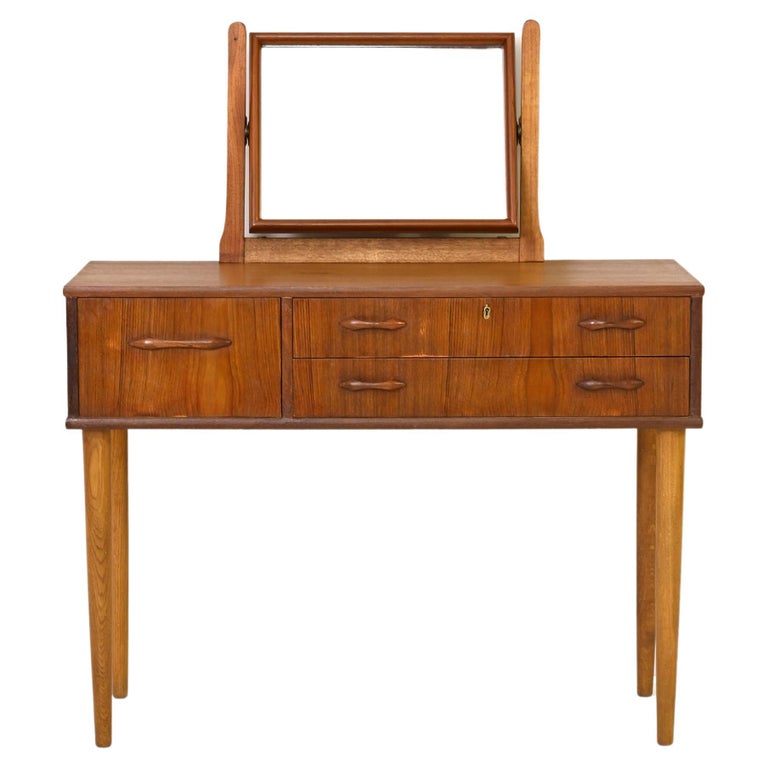 Scandinavian Dressing Table with Mirror For Sale at 1stDibs
