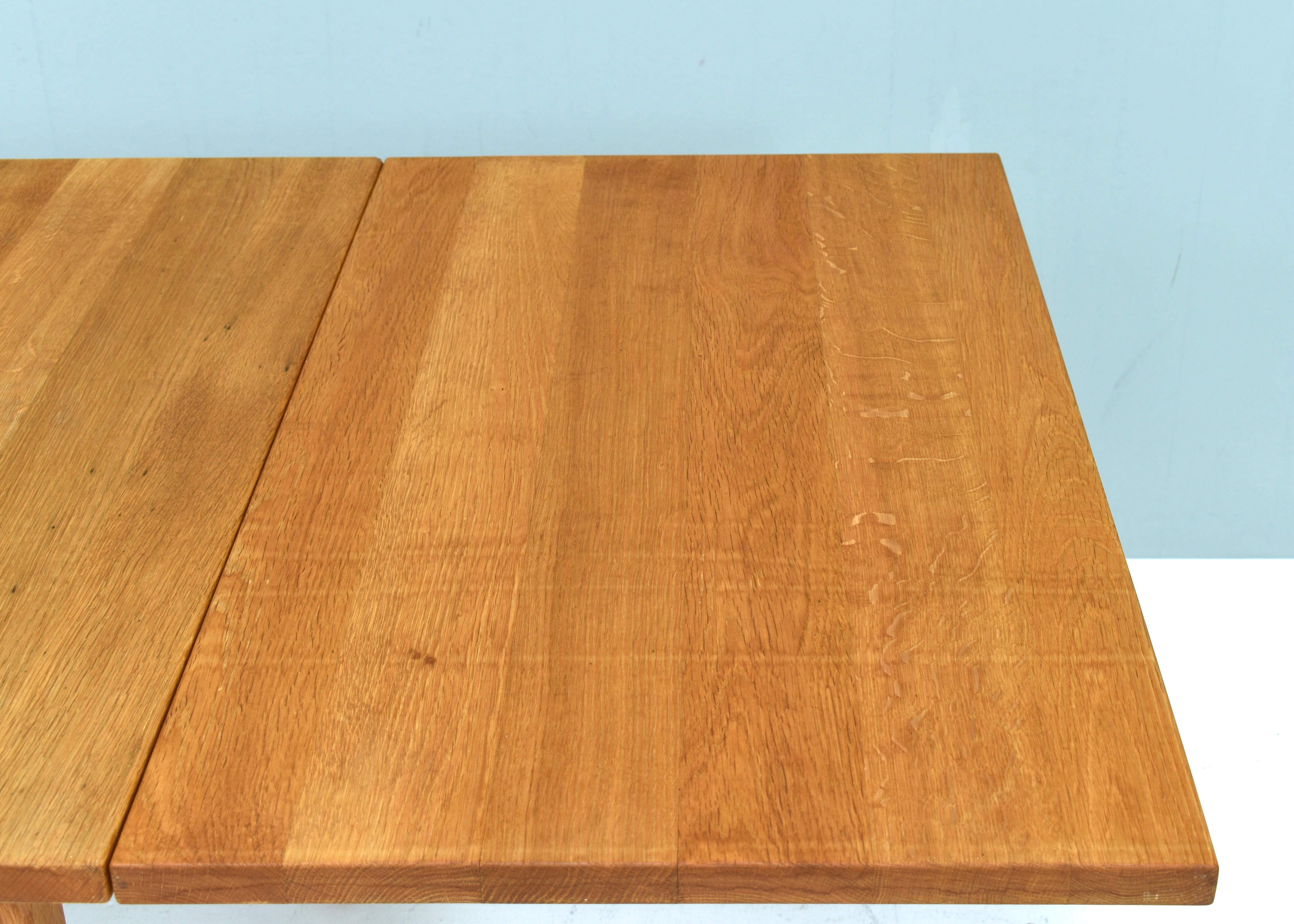 Scandinavian drop leaf dining table in solid Oak, Scandinavia - circa 1970-80 For Sale 7