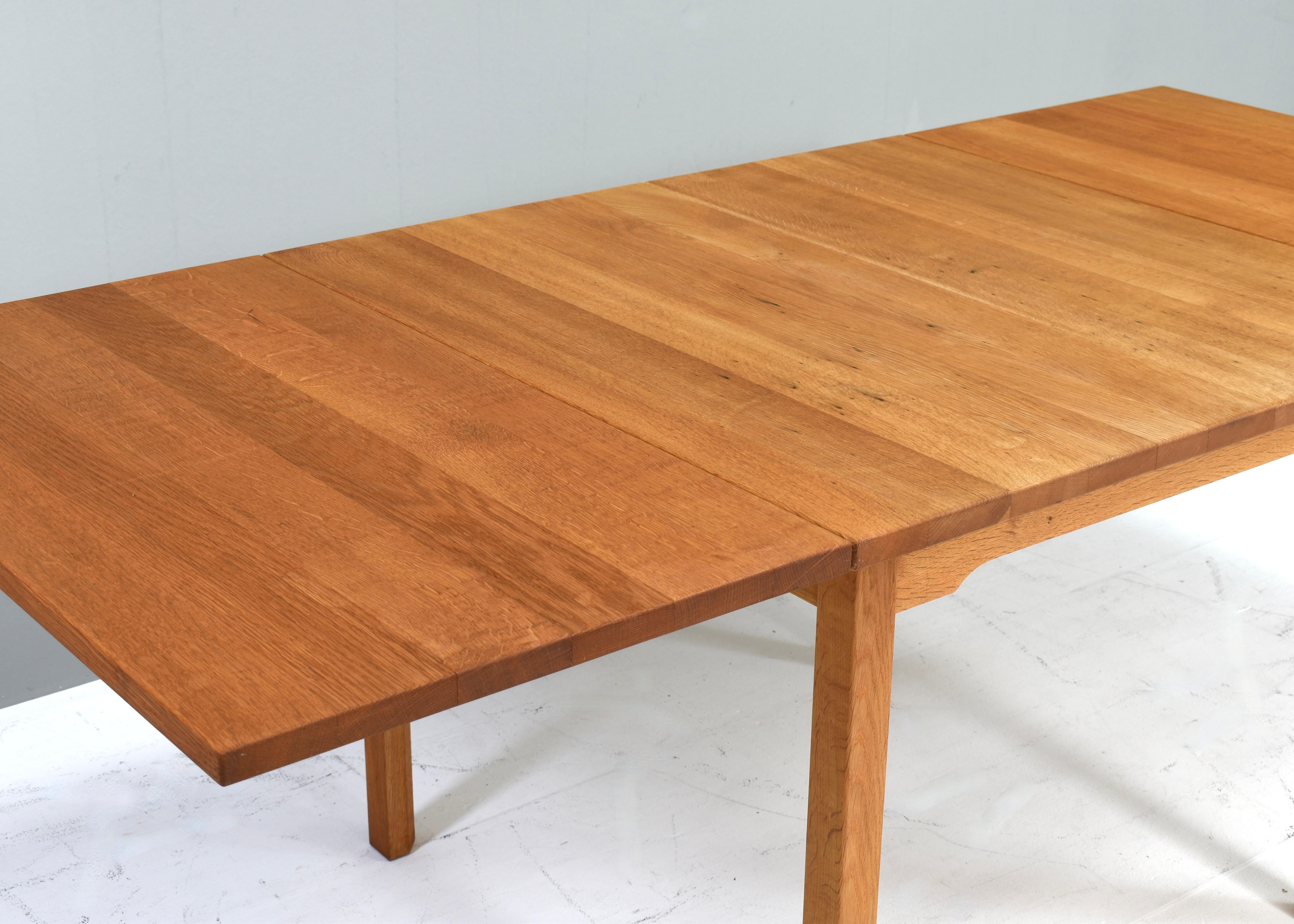 Scandinavian drop leaf dining table in solid Oak, Scandinavia - circa 1970-80 For Sale 4