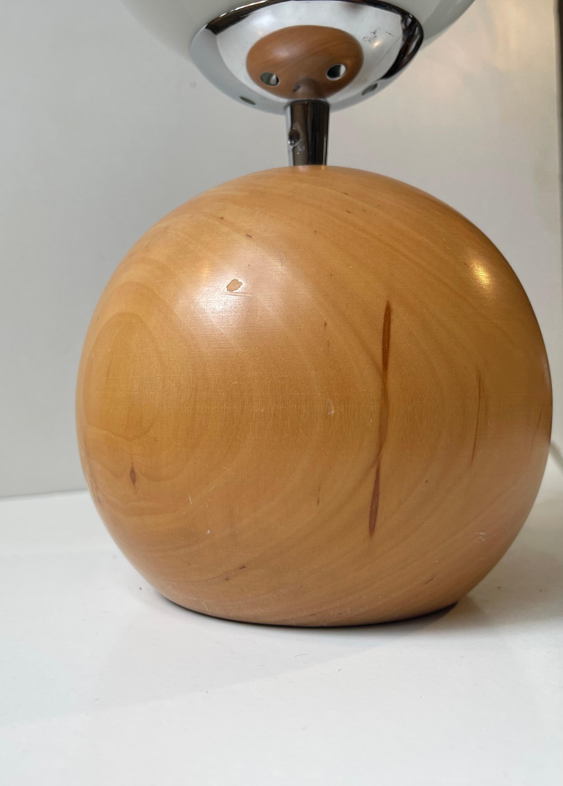 Lámpara de sobremesa escandinava de doble esfera en madera de haya y cristal opalino Vidrio opalino en venta