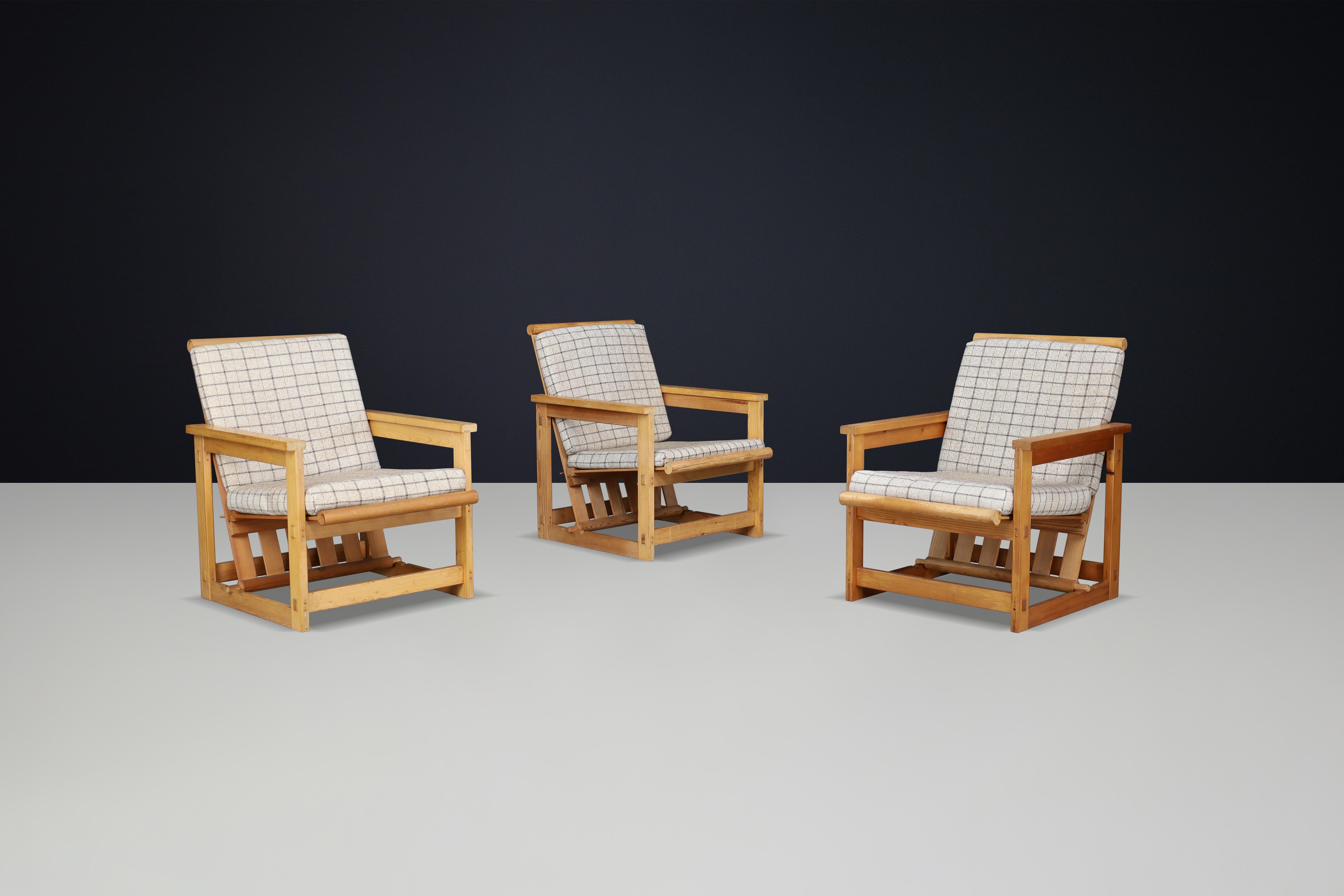 Fauteuil de salon scandinave Edvin Helseth en pin modèle 