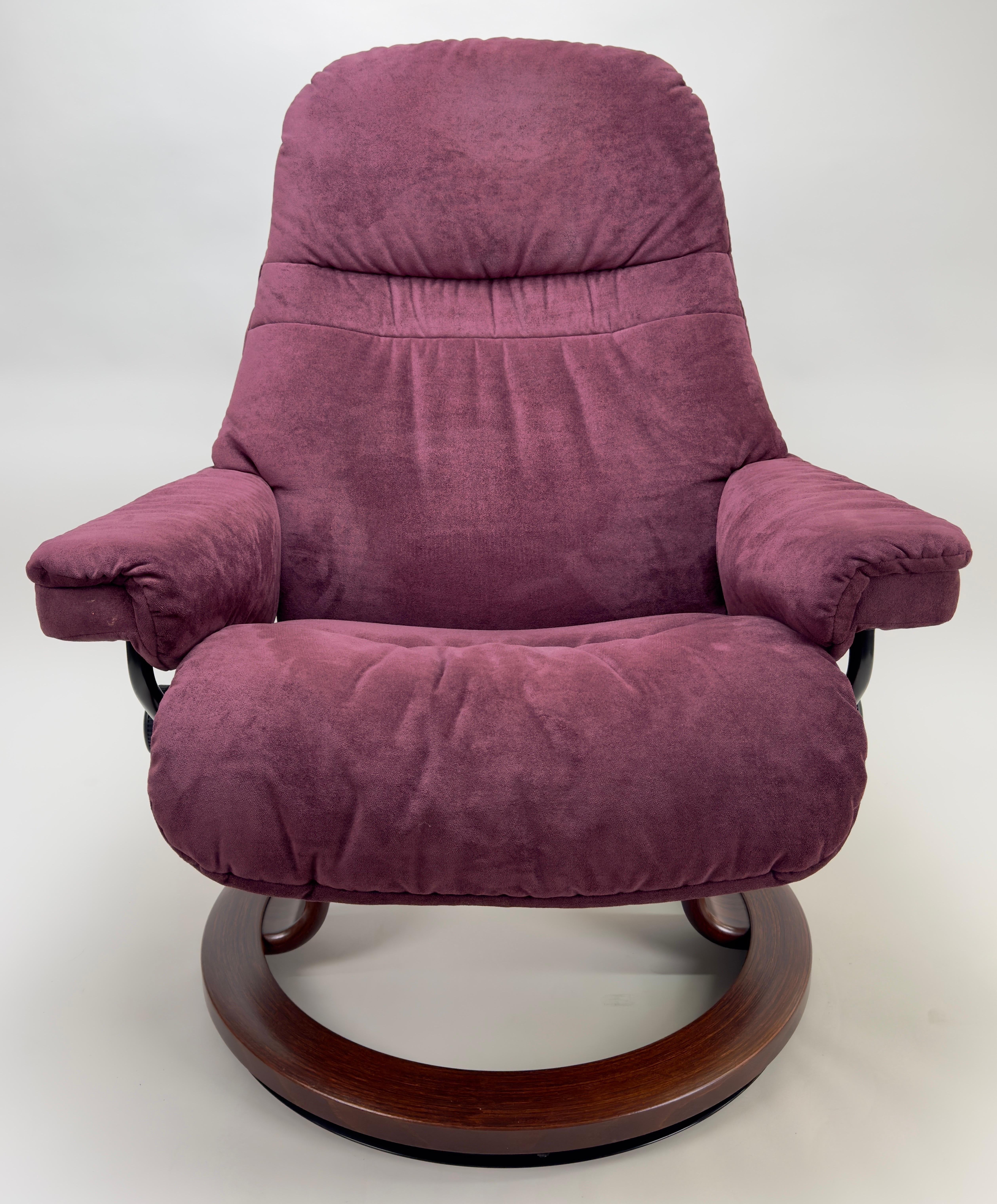 Mid-Century Modern Scandinavian Ekornes Stressless Adjustable Purple Suede  Recliner & Ottoman  For Sale