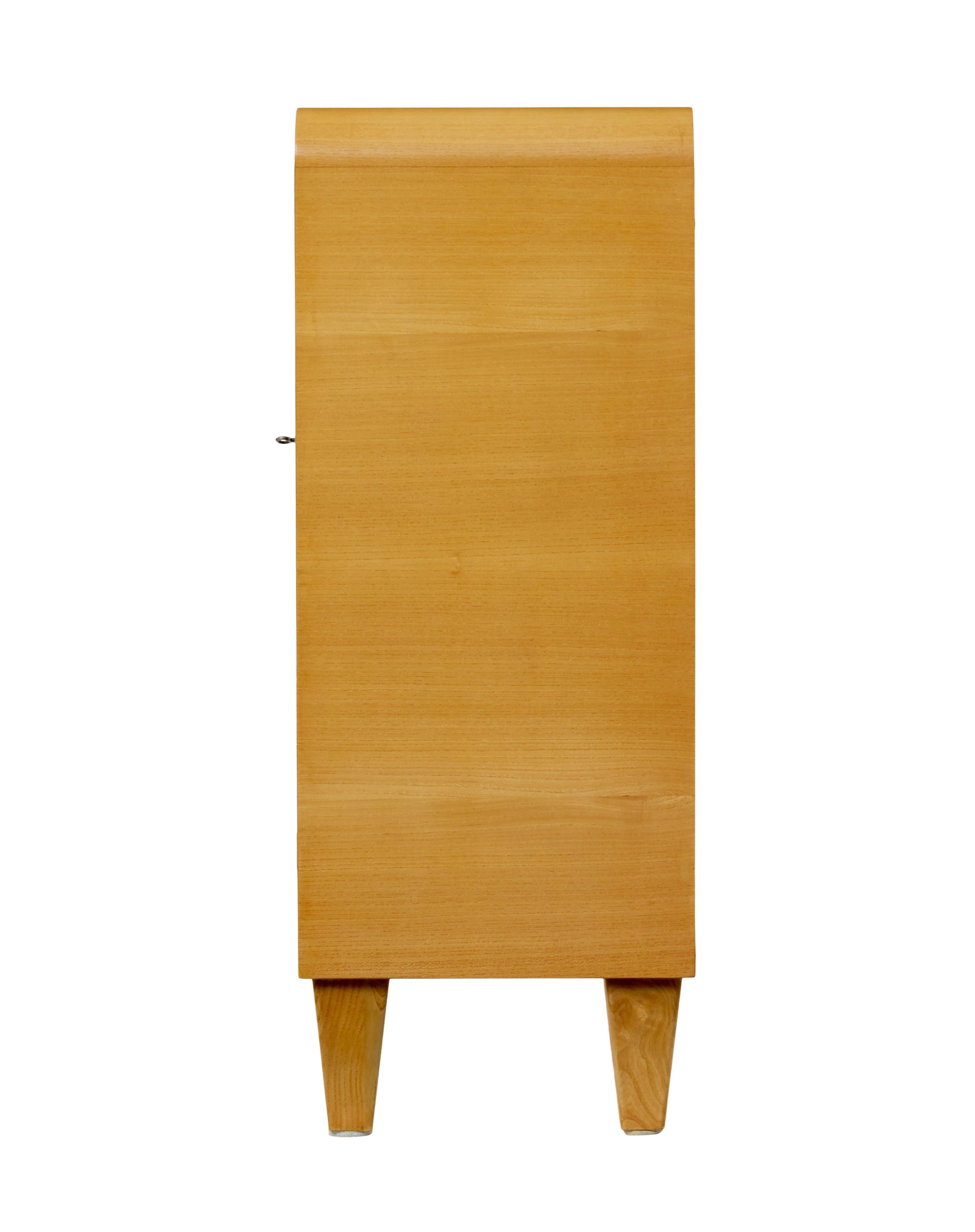 Scandinavian elm and burr low open bookcase In Good Condition In Debenham, Suffolk
