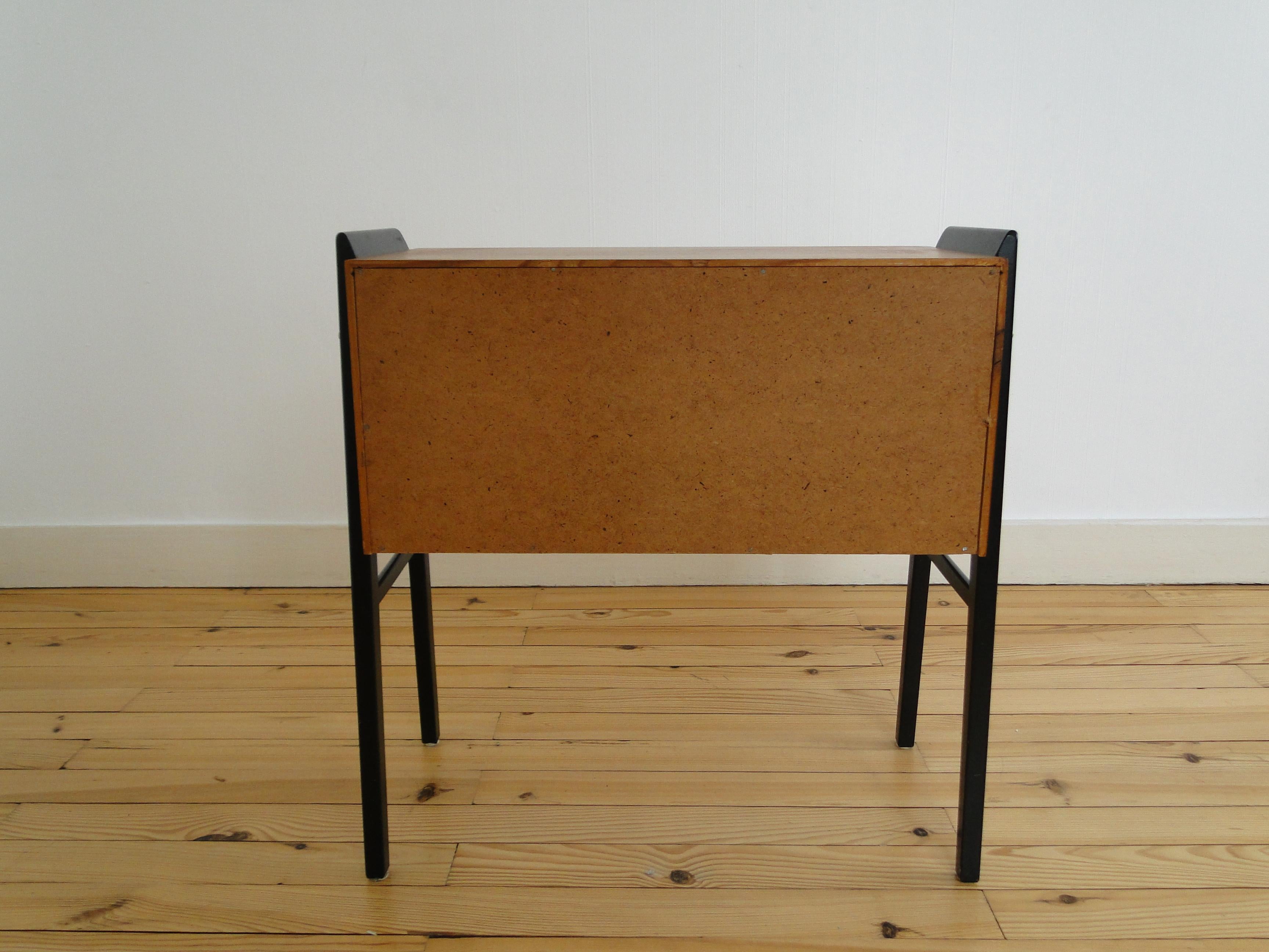 Scandinavian Entrance or Apoint Furniture in Teak Table Side Table Bedside  For Sale 2